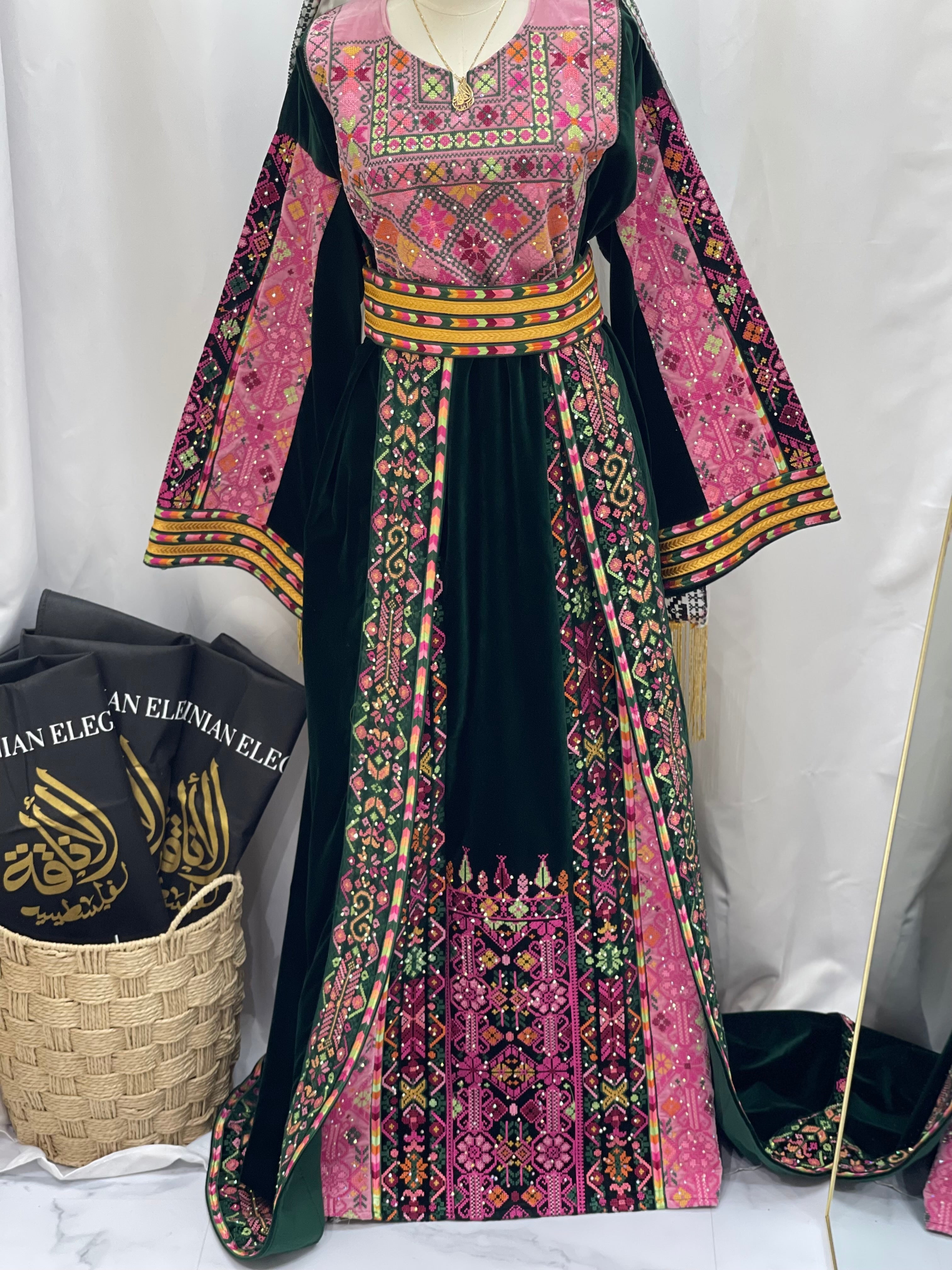 Embroidered Velvet Thoub With Skirt