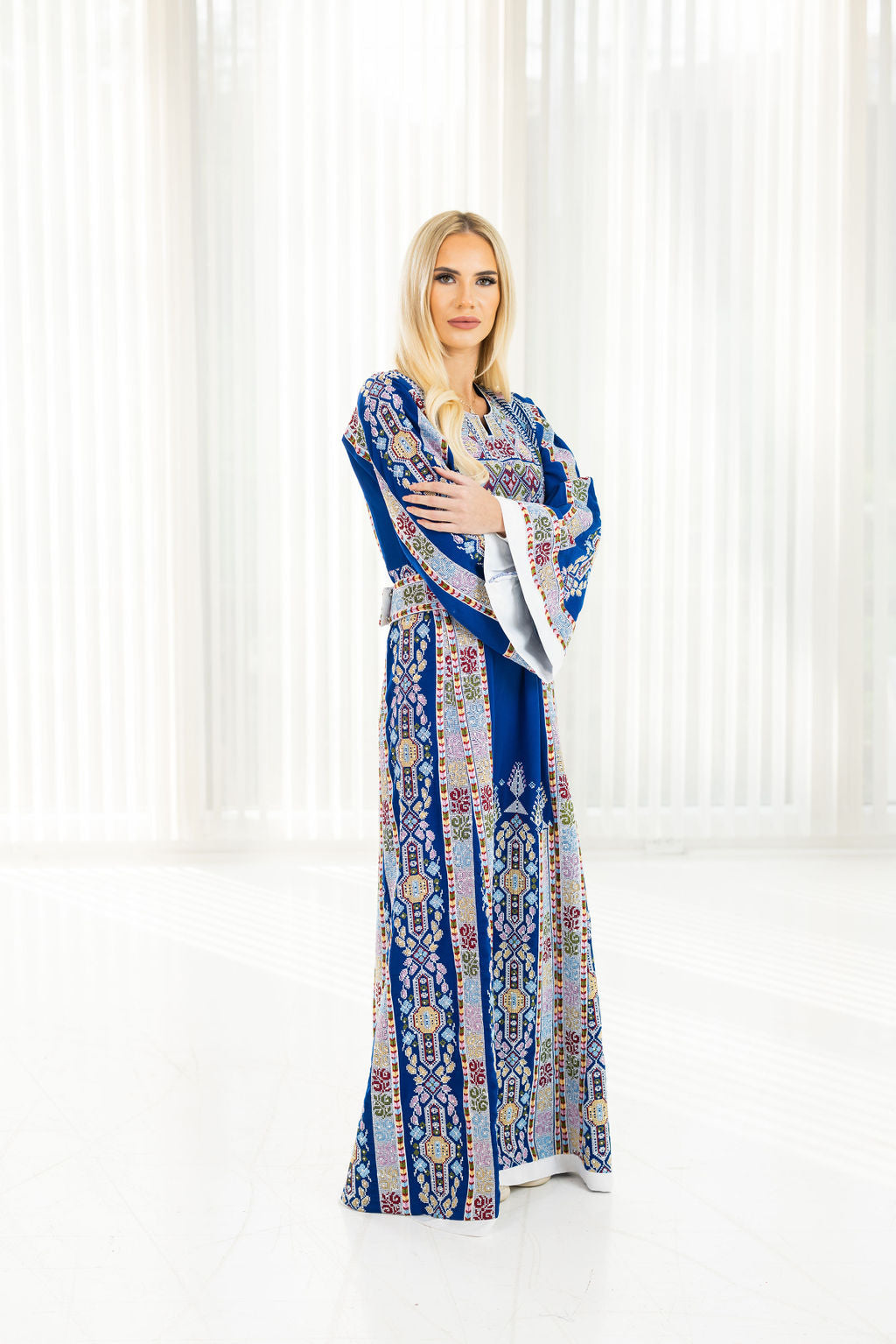 Well Embroidered Design Thoub: Elegance and Sophistication in Every Stitch