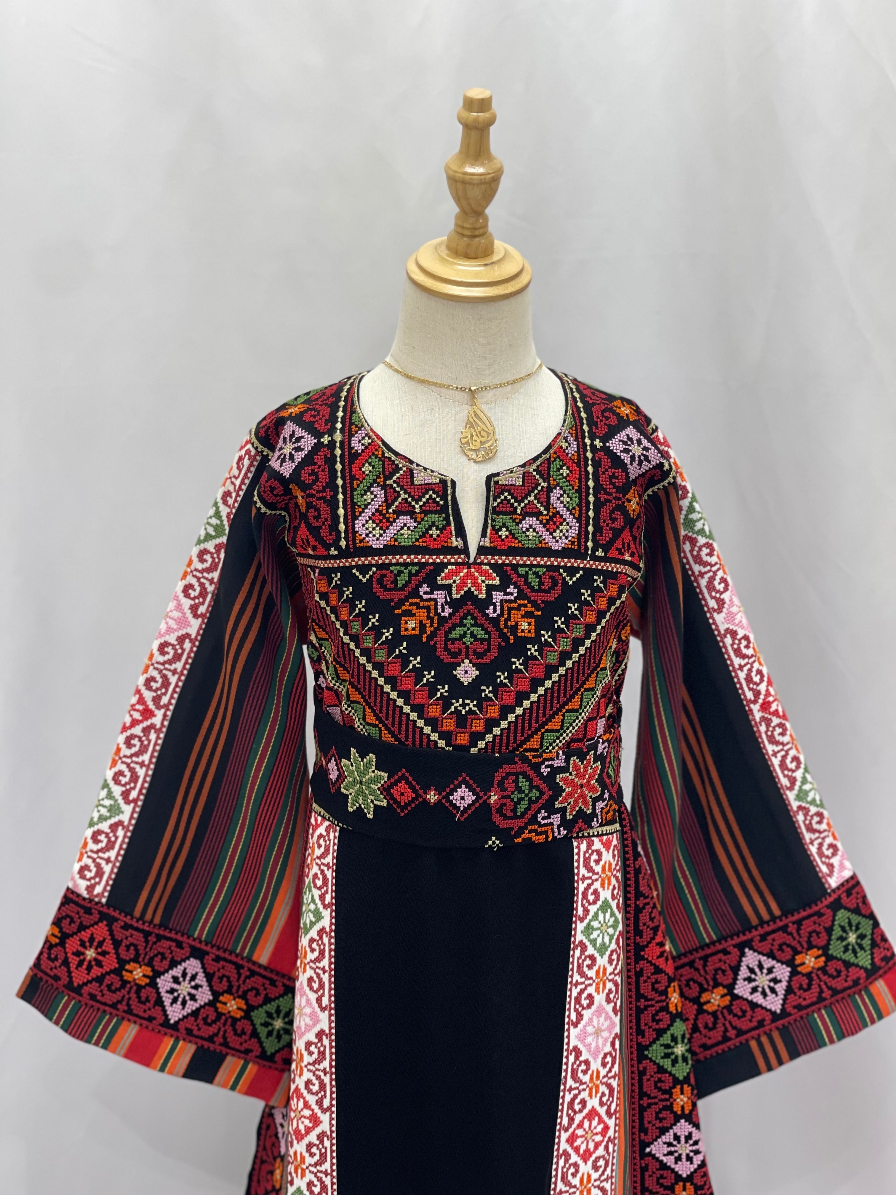 Teens Embroidered Thoub: Tradition Meets Youthful Style