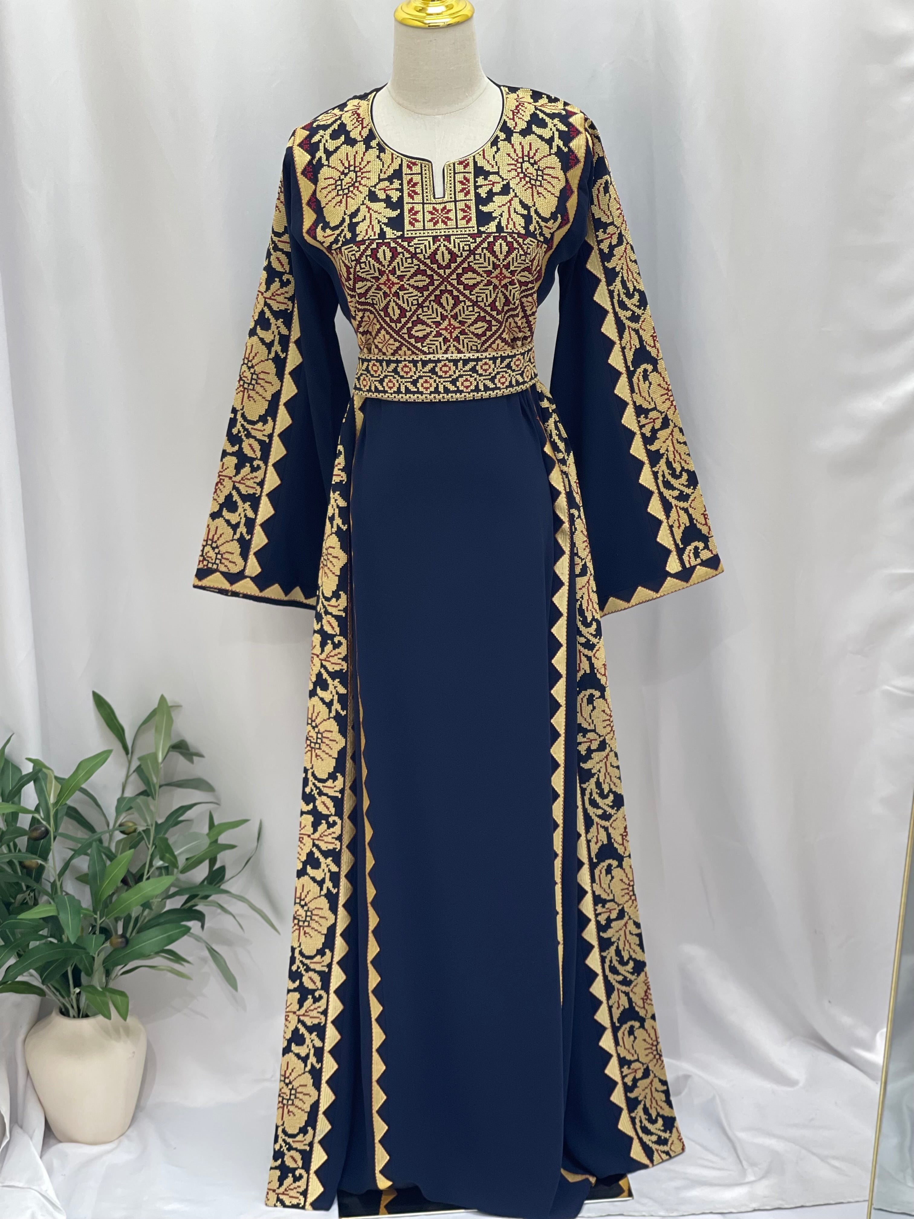 Stylish Embroidered Thoub with Dual-Style Belt: Elegance and Versatility