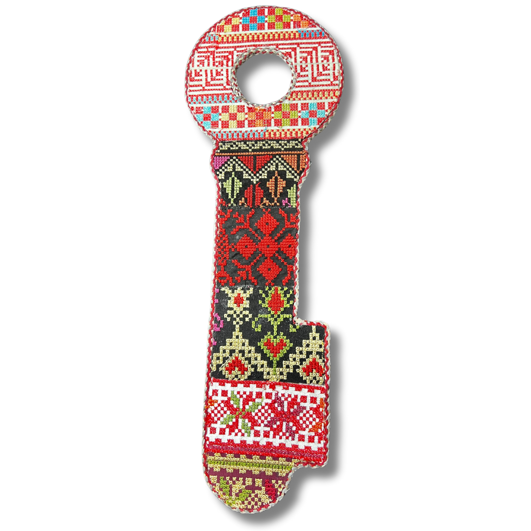 High-Quality Key-Shaped Home Decor with Tatreez Design – Authentic Cultural Artistry