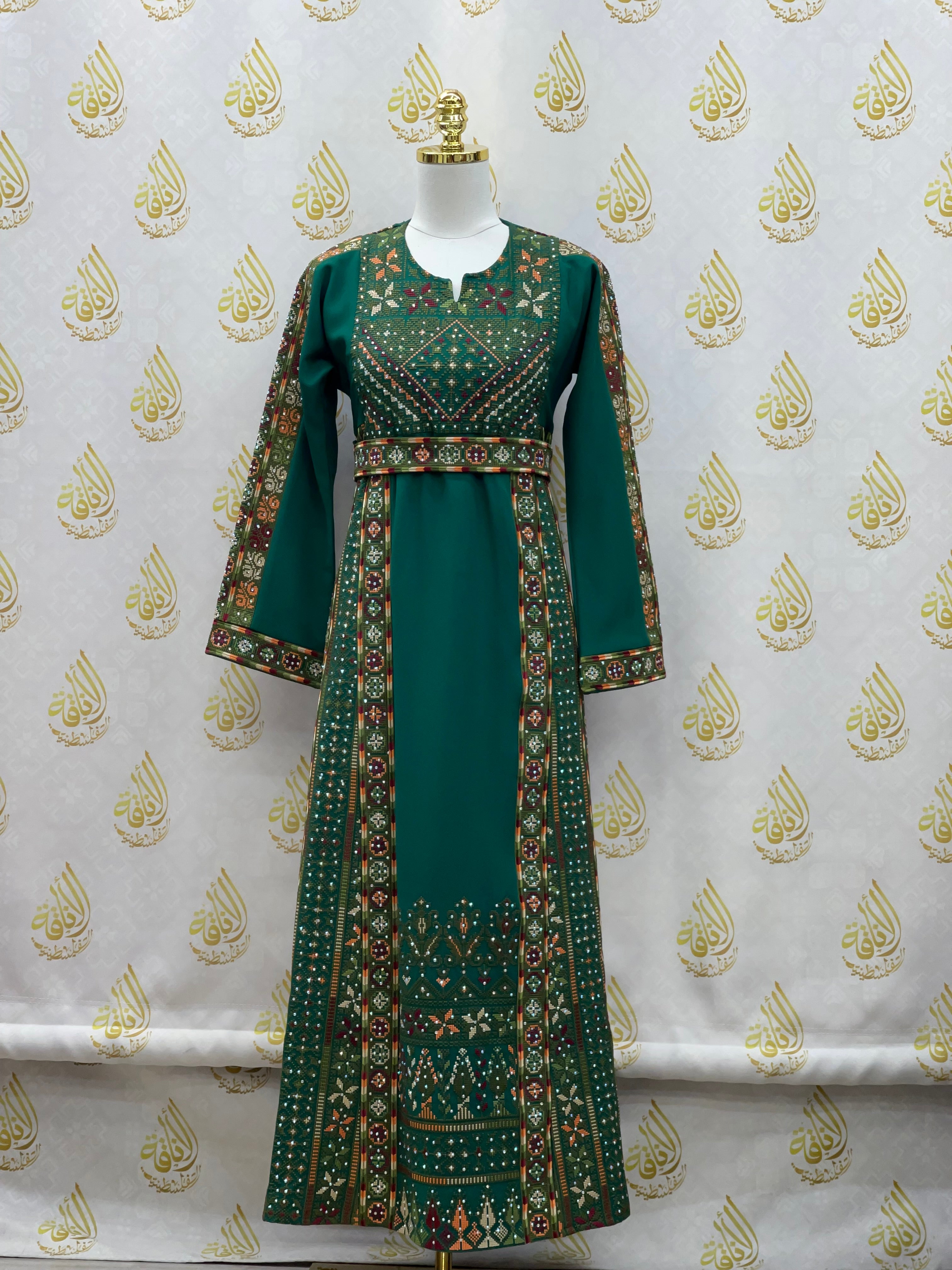 Embroidered Thoub for Girls and Teens: Elegance and Sophistication