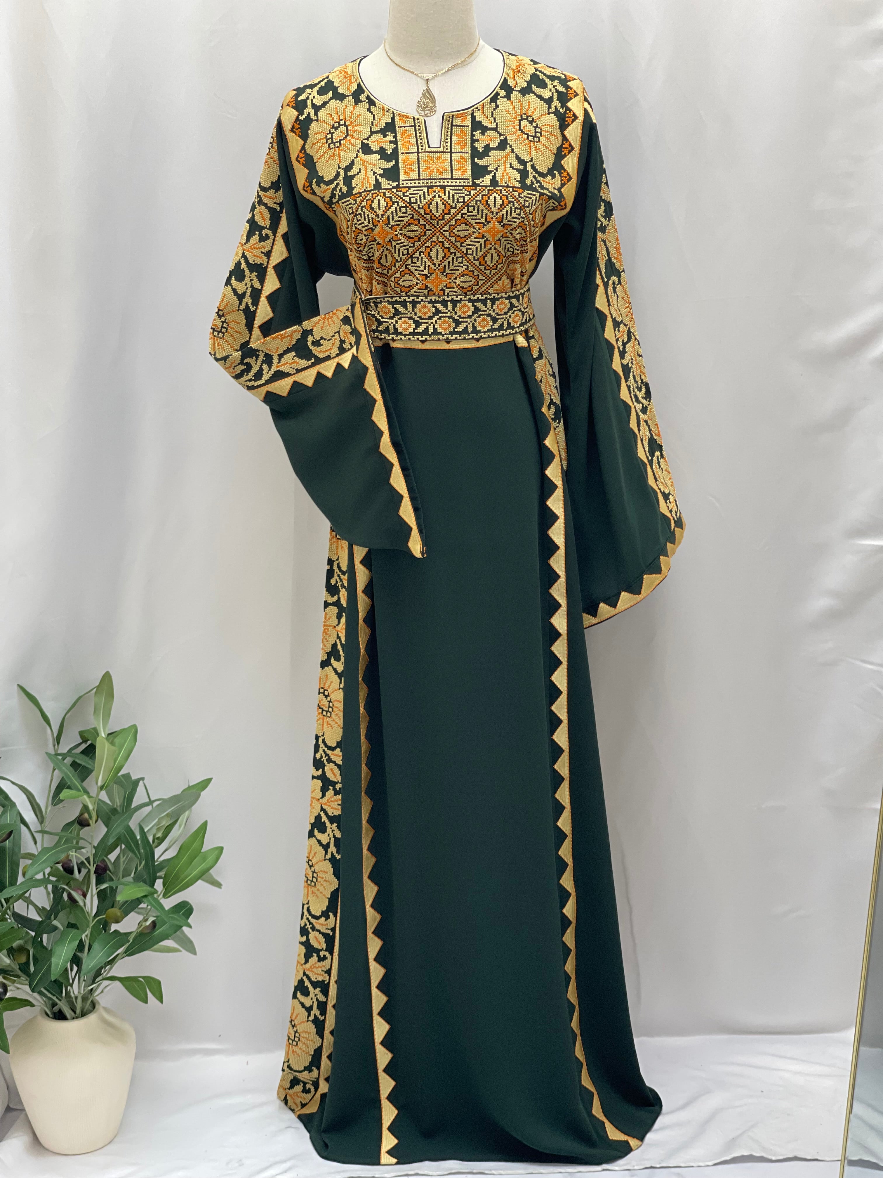 Stylish Embroidered Thoub with Dual-Style Belt: Elegance and Versatility