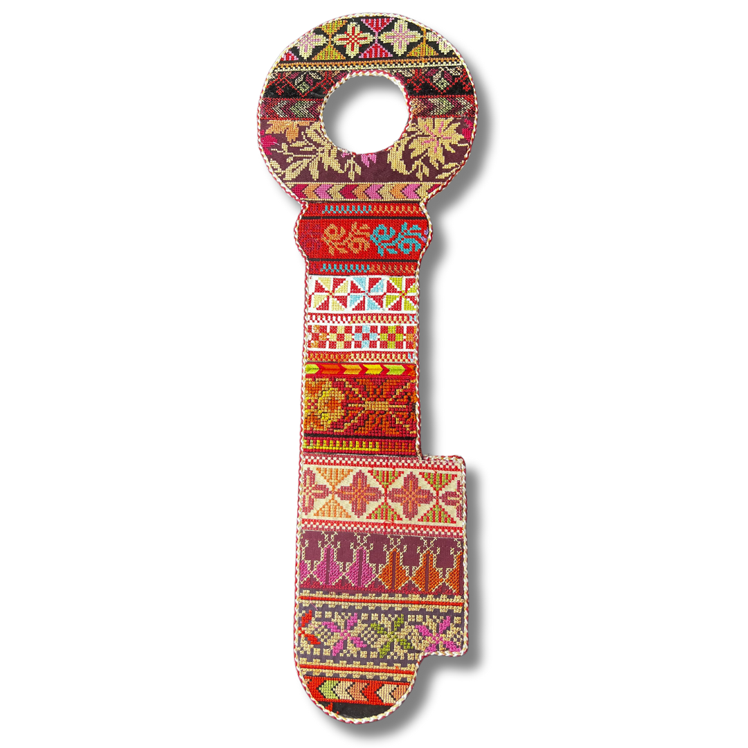 Key-Shaped Tatreez Design Accessory - High-Quality Craftsmanship