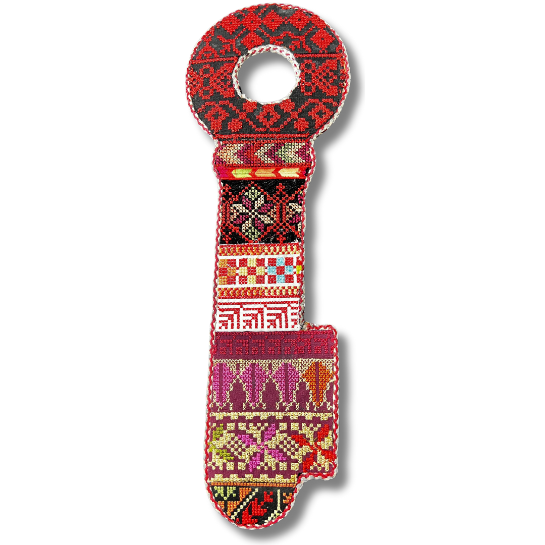 High-Quality Key-Shaped Home Decor with Tatreez Design – Authentic Cultural Artistry