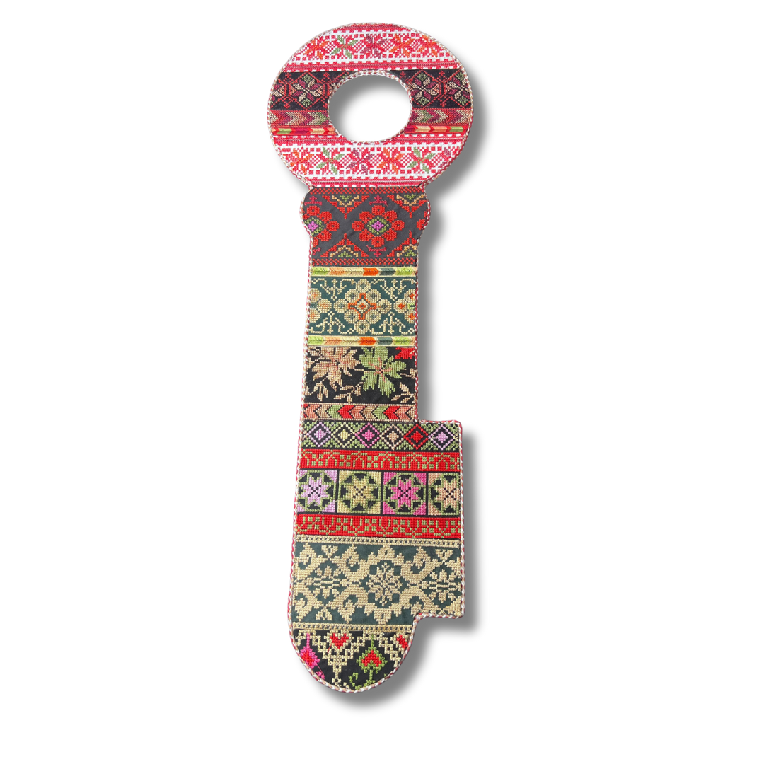 Key-Shaped Tatreez Home Decor - High-Quality Craftsmanship