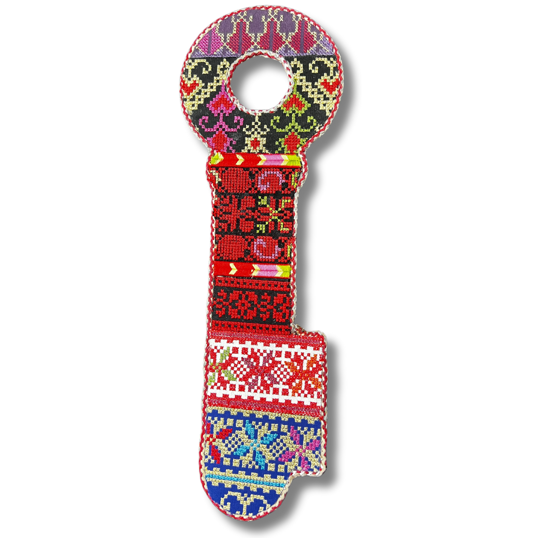 High-Quality Key-Shaped Home Decor with Tatreez Design – Authentic Cultural Artistry