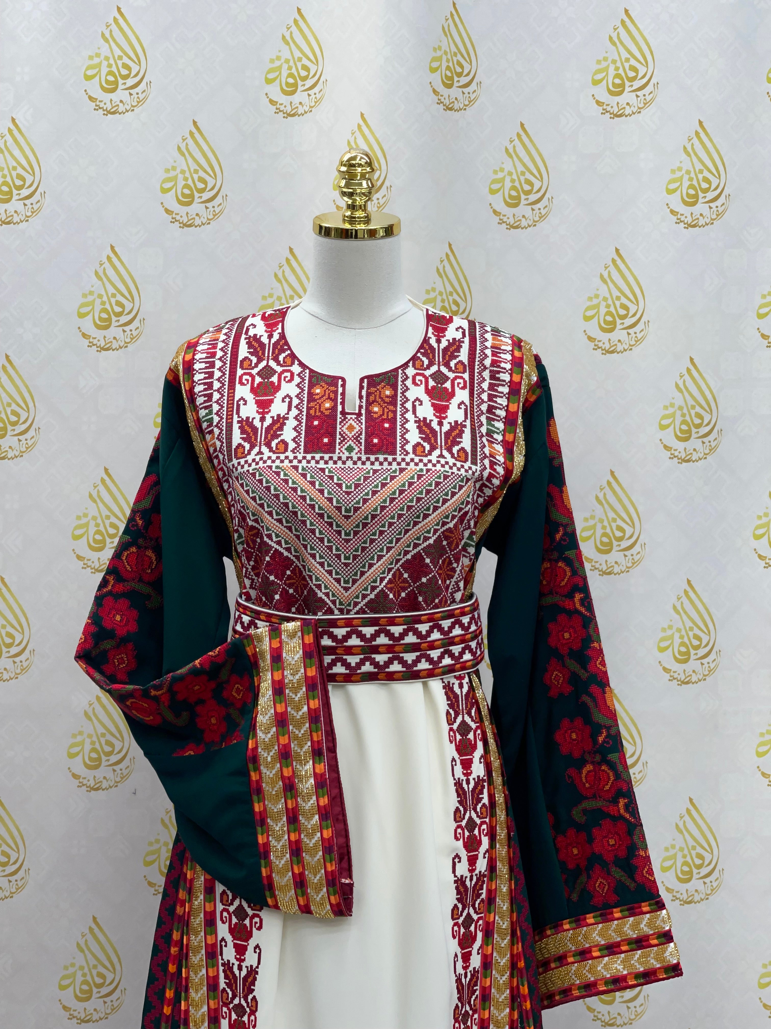 Jori Embroidered Thoub: Elegance and Cultural Heritage