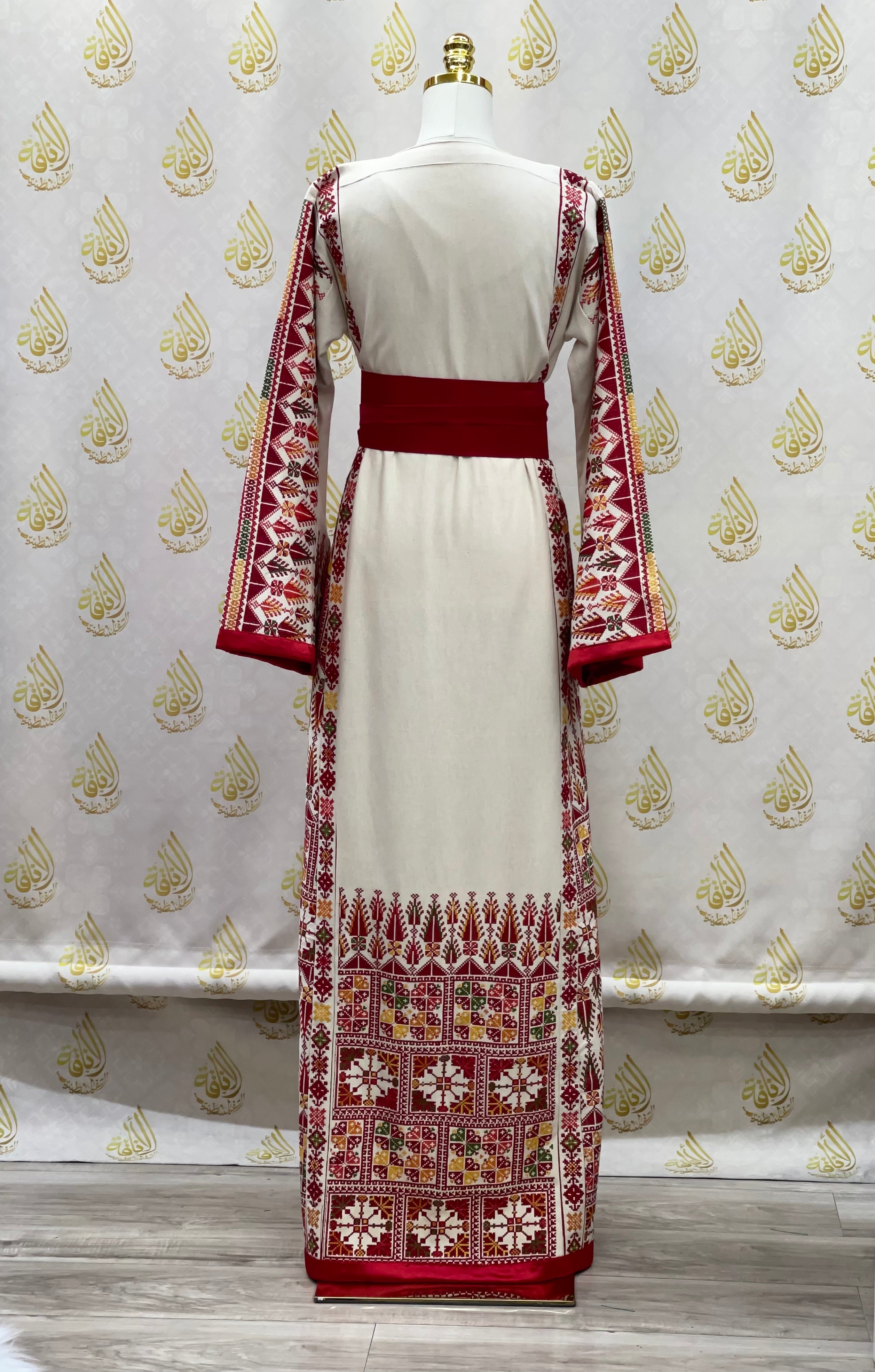 Embroidered Etamin Thoub