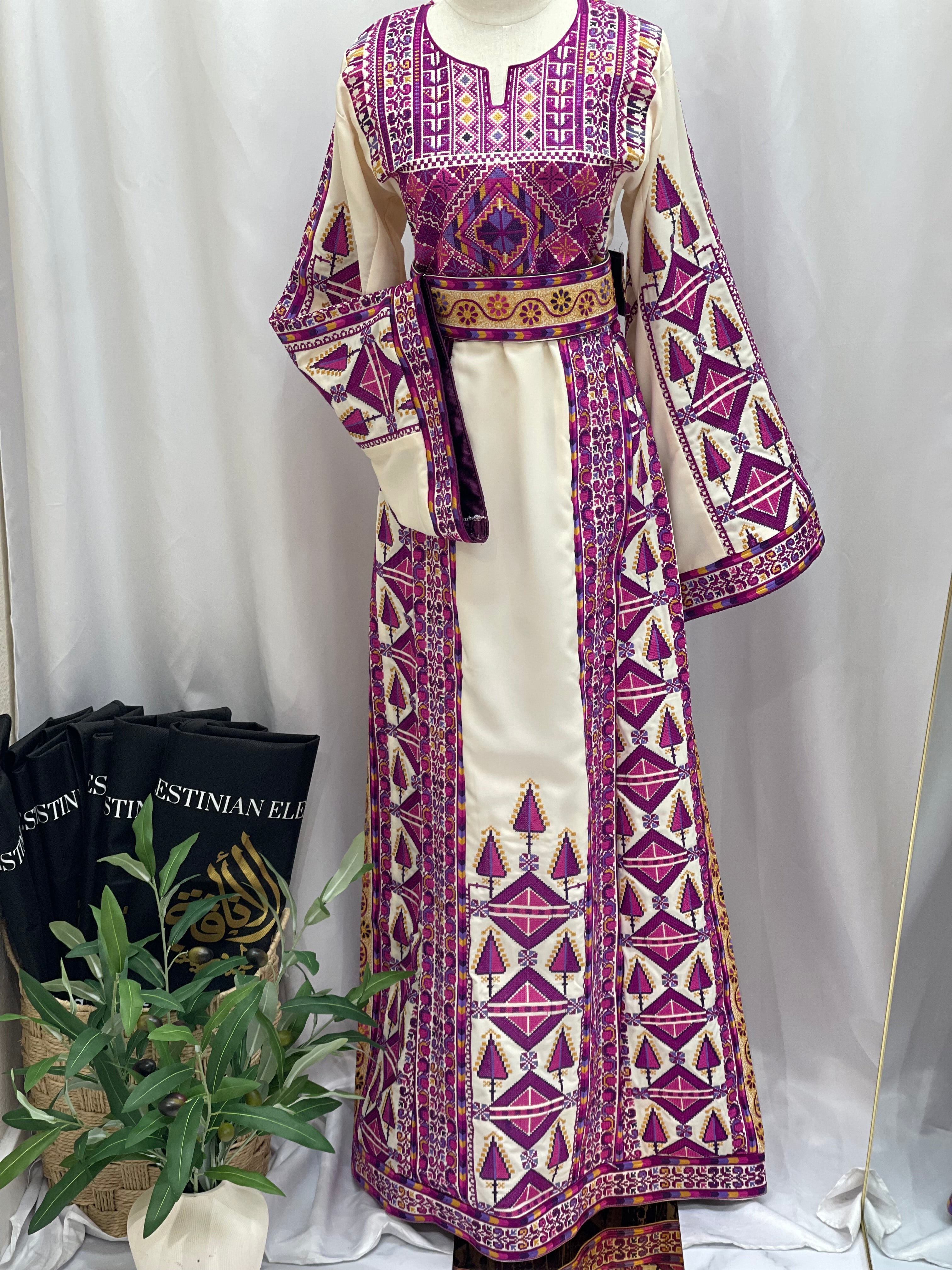 Embroidered Thoub Alsafa: Elegance and Tradition