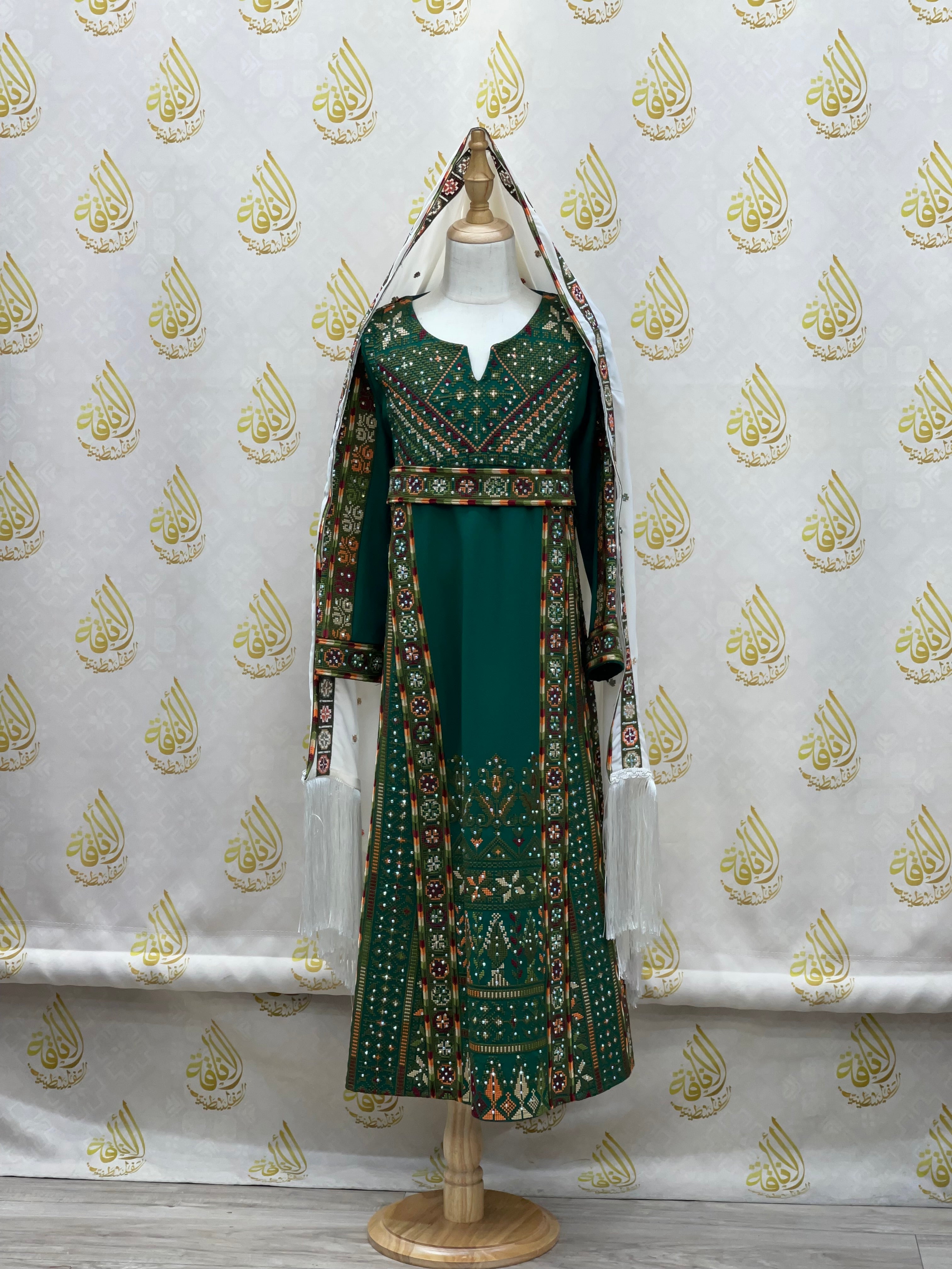 Embroidered Thoub for Girls and Teens: Elegance and Sophistication