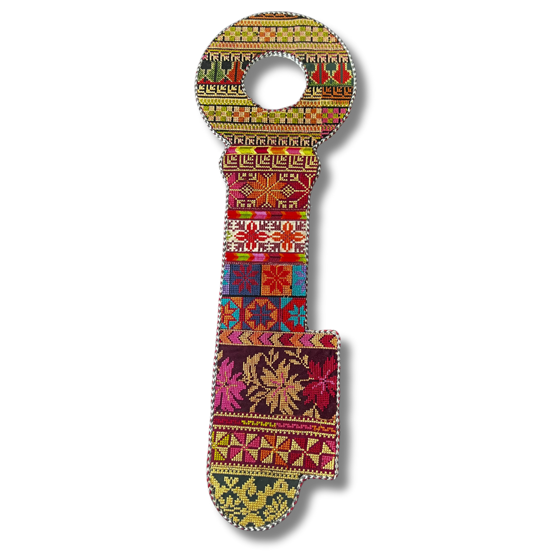 Key-Shaped Tatreez Design Accessory - High-Quality Craftsmanship