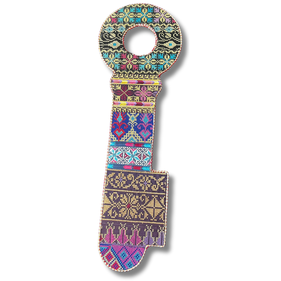 Key-Shaped Tatreez Design Accessory - High-Quality Craftsmanship