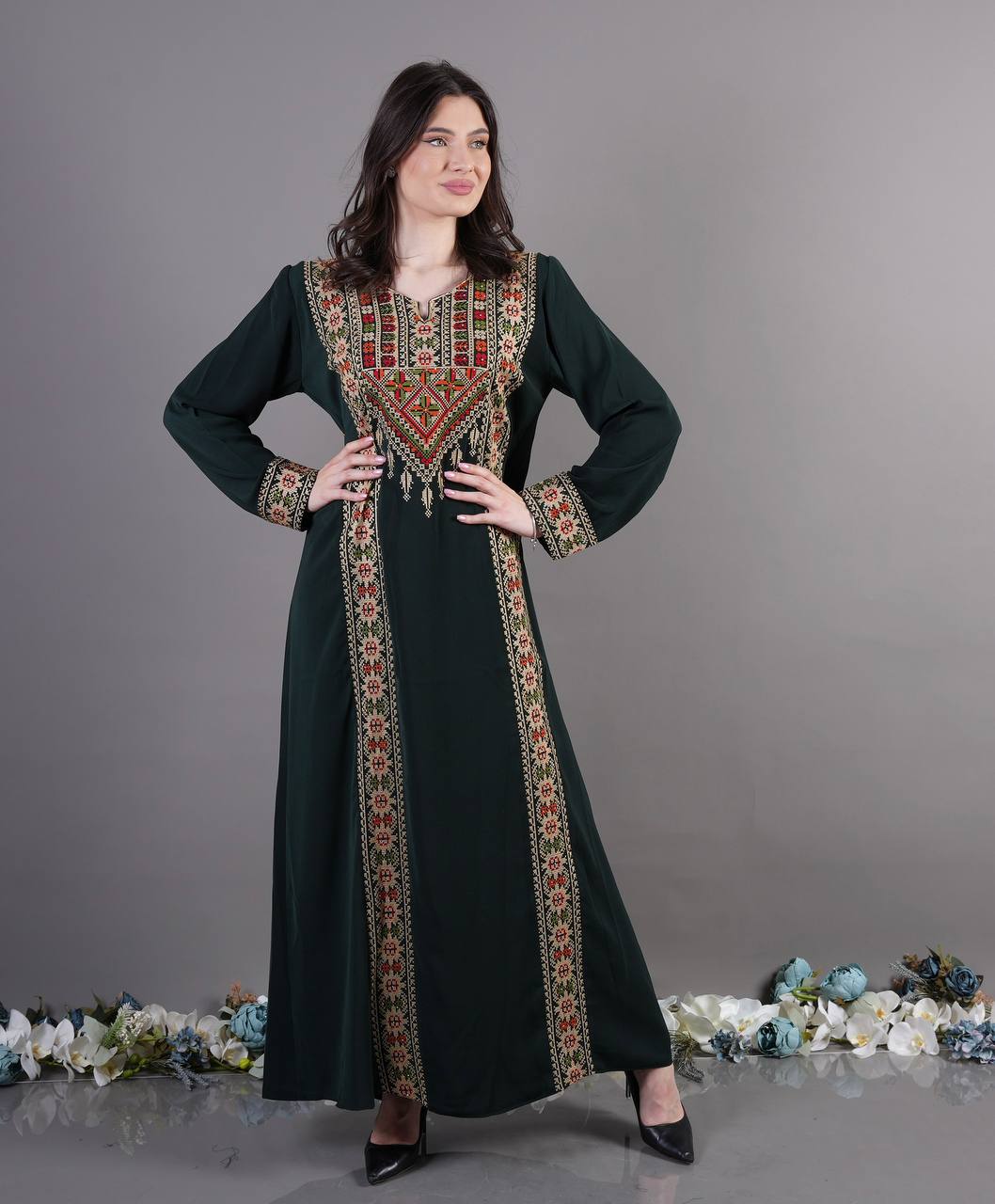 4 Veins Tatreez Abaya: A Fusion of Tradition and Modern Elegance