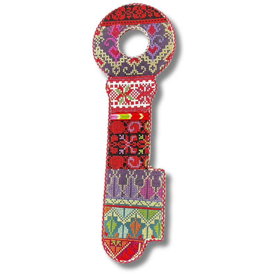 High-Quality Key-Shaped Home Decor with Tatreez Design – Authentic Cultural Artistry