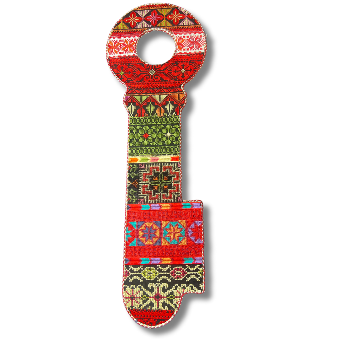 Key-Shaped Tatreez Design Accessory - High-Quality Craftsmanship