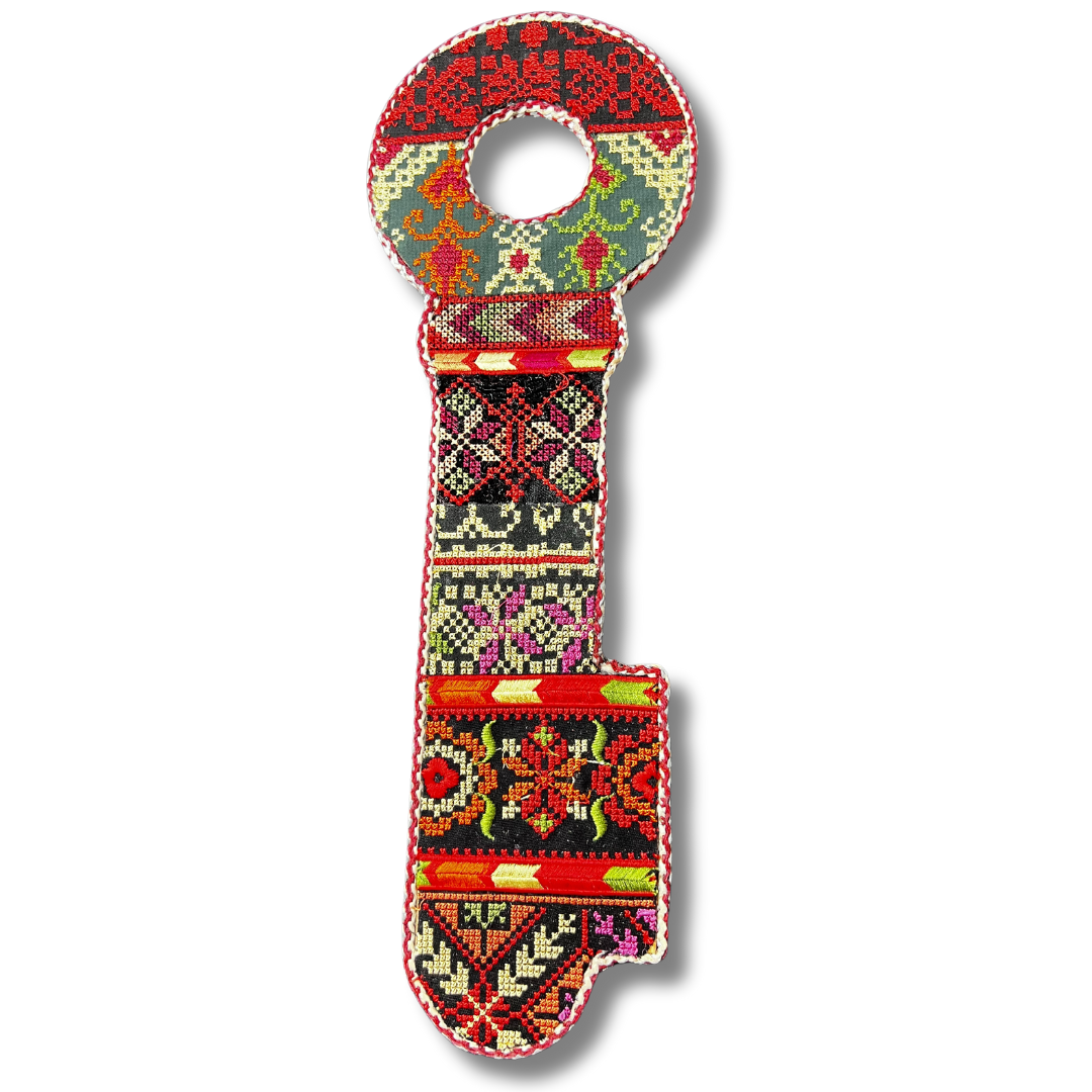 High-Quality Key-Shaped Home Decor with Tatreez Design – Authentic Cultural Artistry