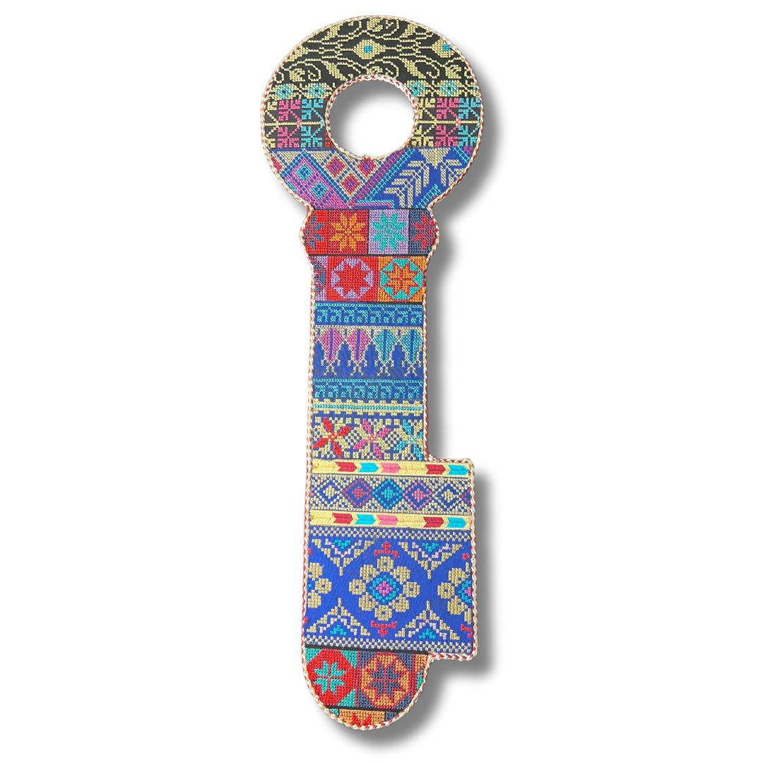 Key-Shaped Tatreez Design Accessory - High-Quality Craftsmanship