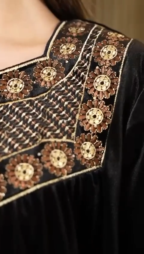 Embroidered Velvet Abaya - Women's Luxurious and Elegant Fashion