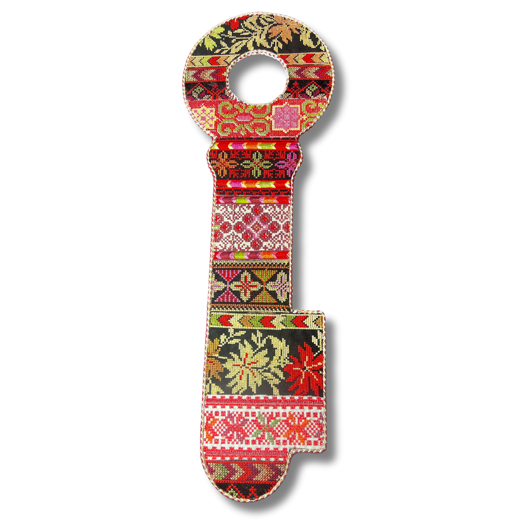 Key-Shaped Tatreez Design Accessory - High-Quality Craftsmanship