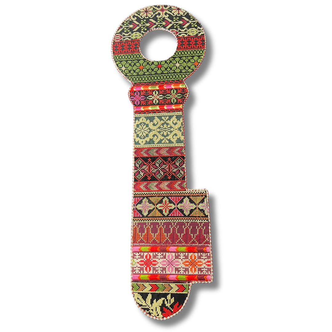 Key-Shaped Tatreez Home Decor - High-Quality Craftsmanship