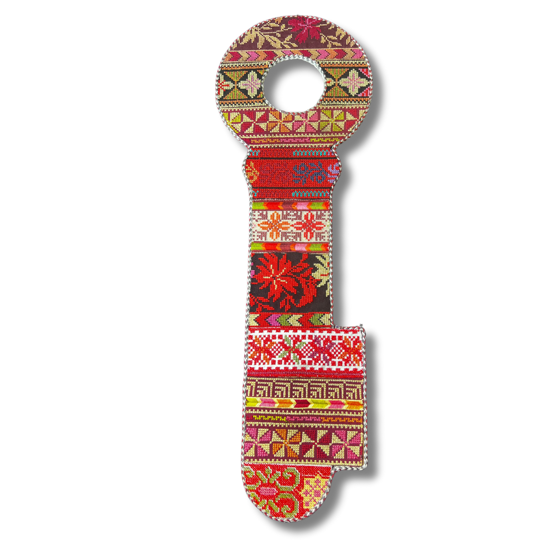 Key-Shaped Tatreez Design Accessory - High-Quality Craftsmanship