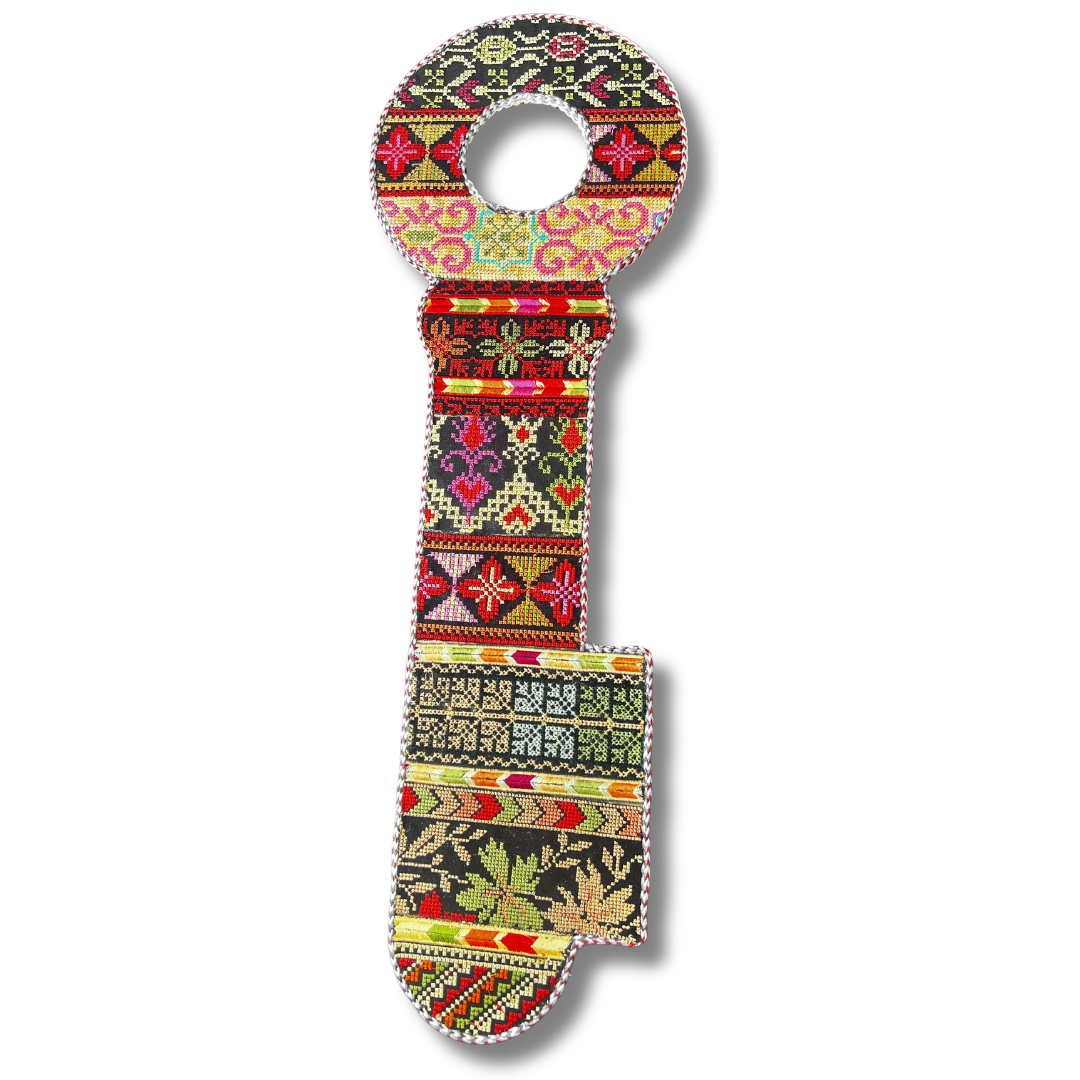 Key-Shaped Tatreez Design Accessory - High-Quality Craftsmanship