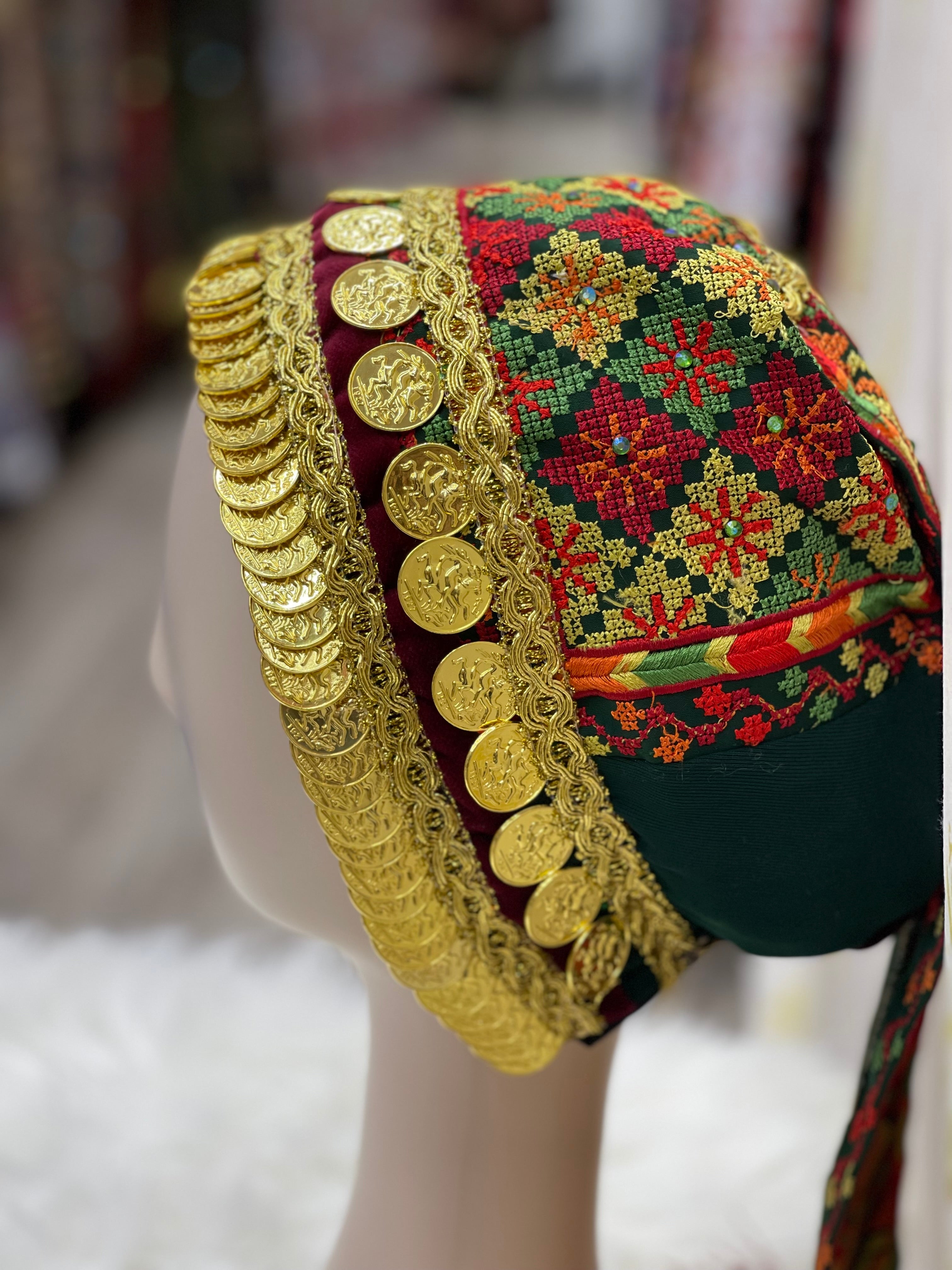 Luxurious Elegance: Awka Gold Liras Collection Palestinian Elegance