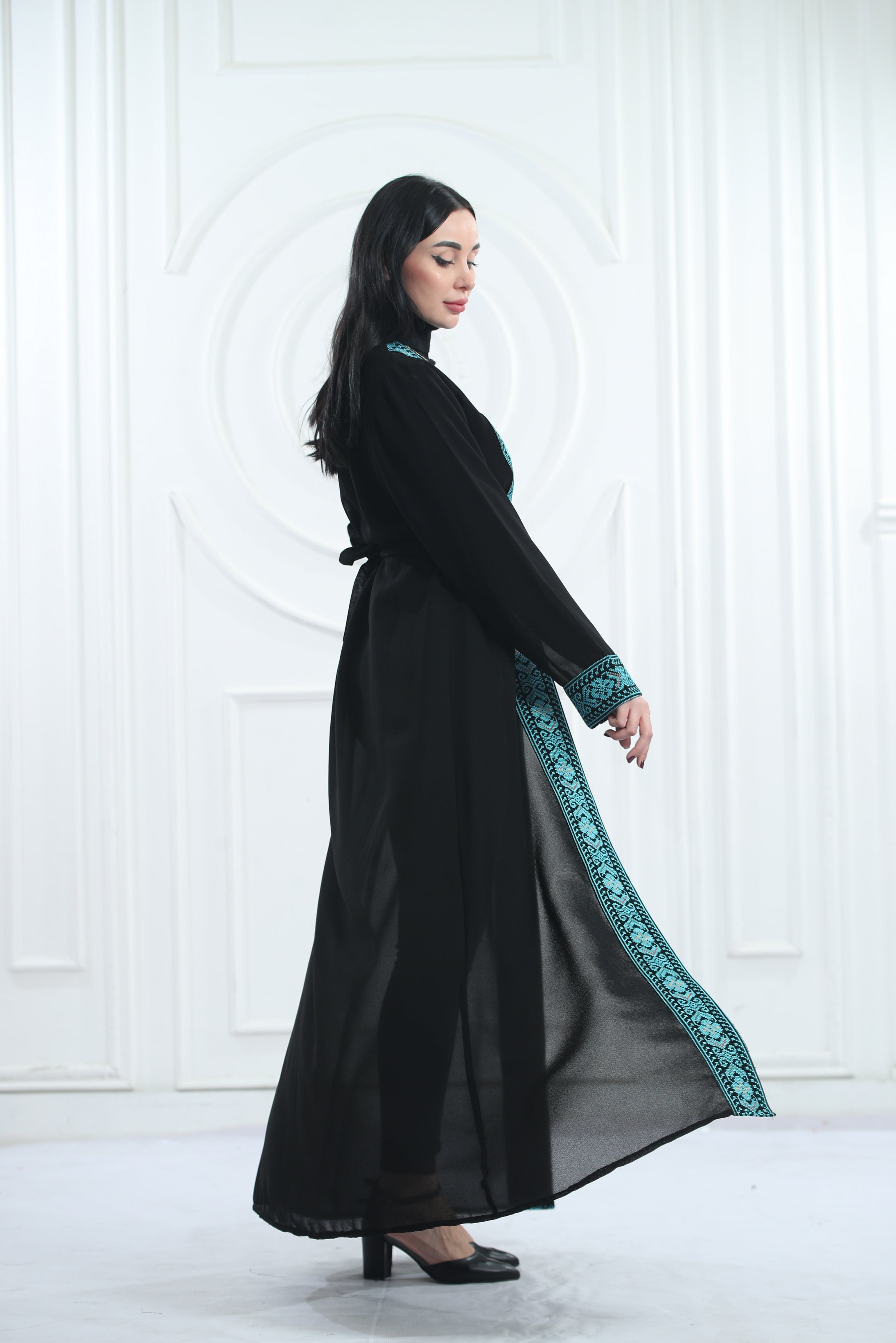 Hala Embroidered Bisht