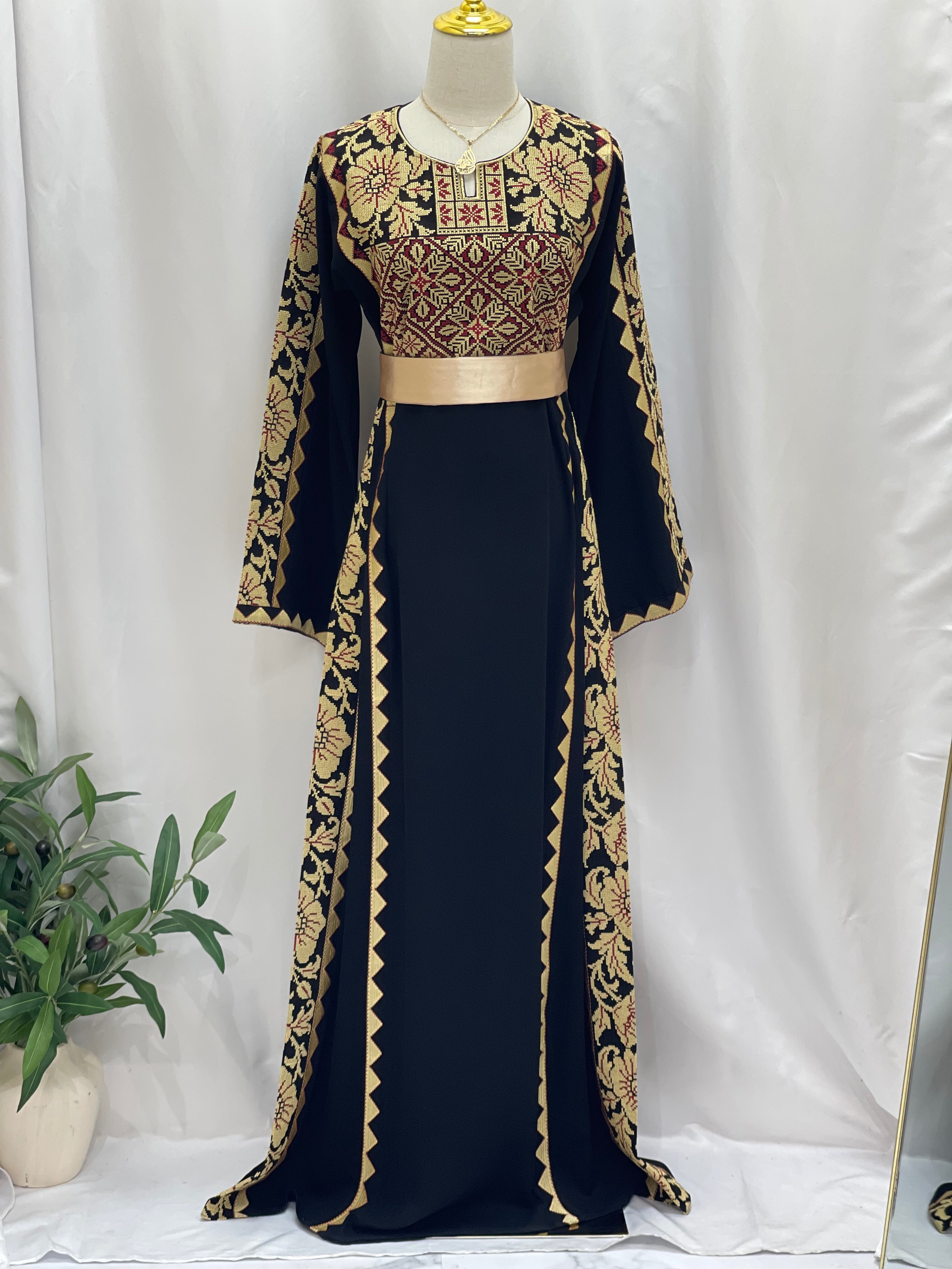 Modern Style Embroidered Thoub