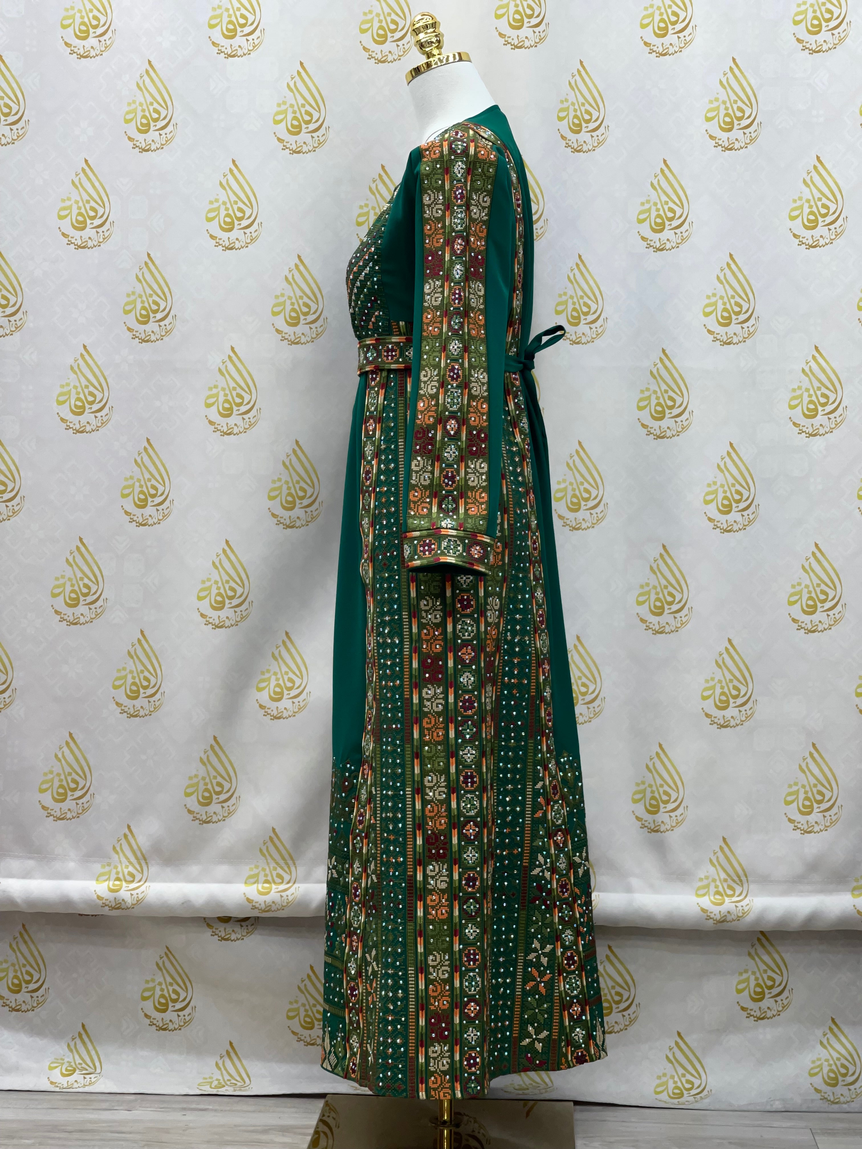 Embroidered Thoub for Girls and Teens: Elegance and Sophistication