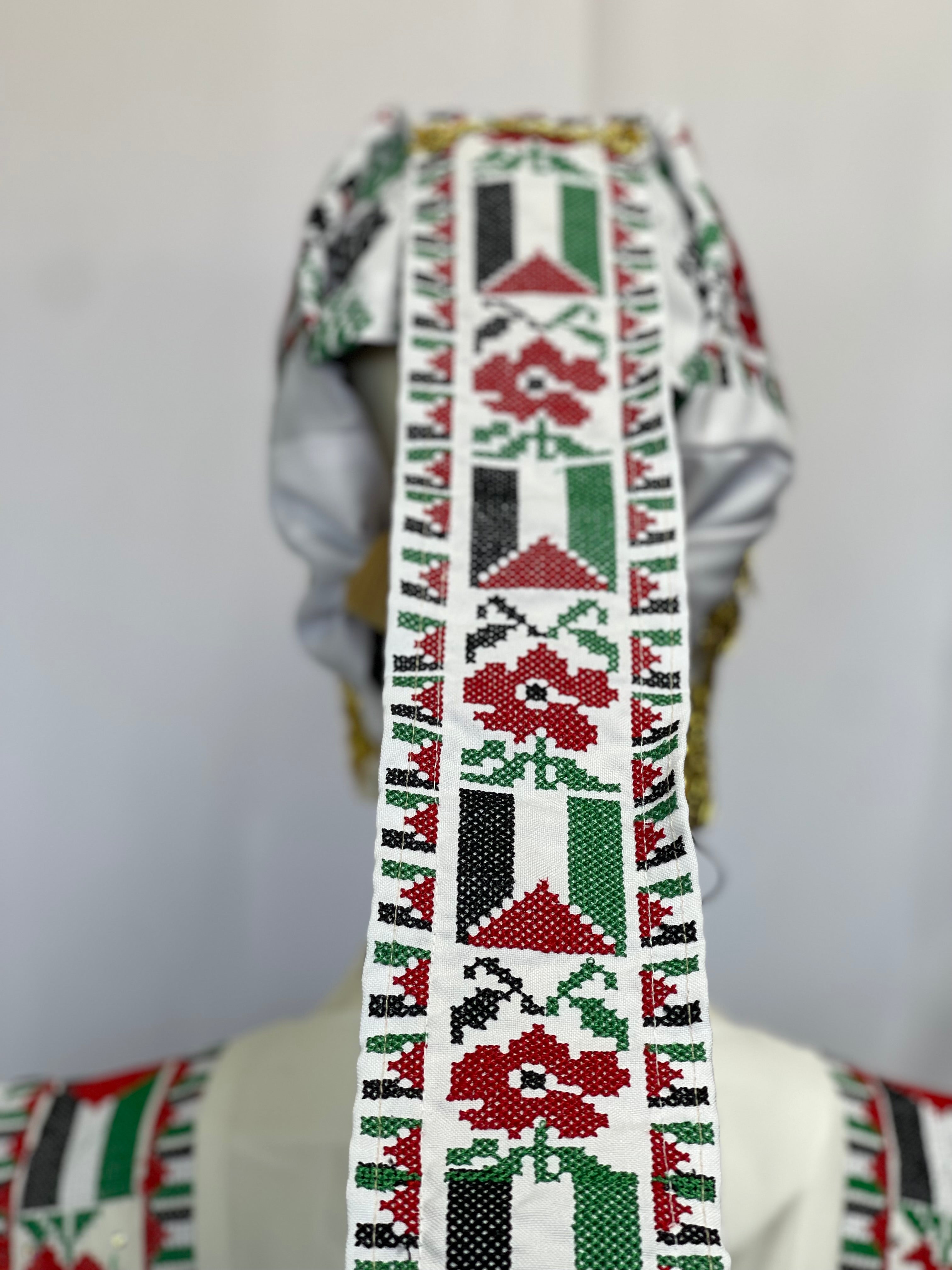 Elegant Embroidered Awka Liras: A Fashion Essential