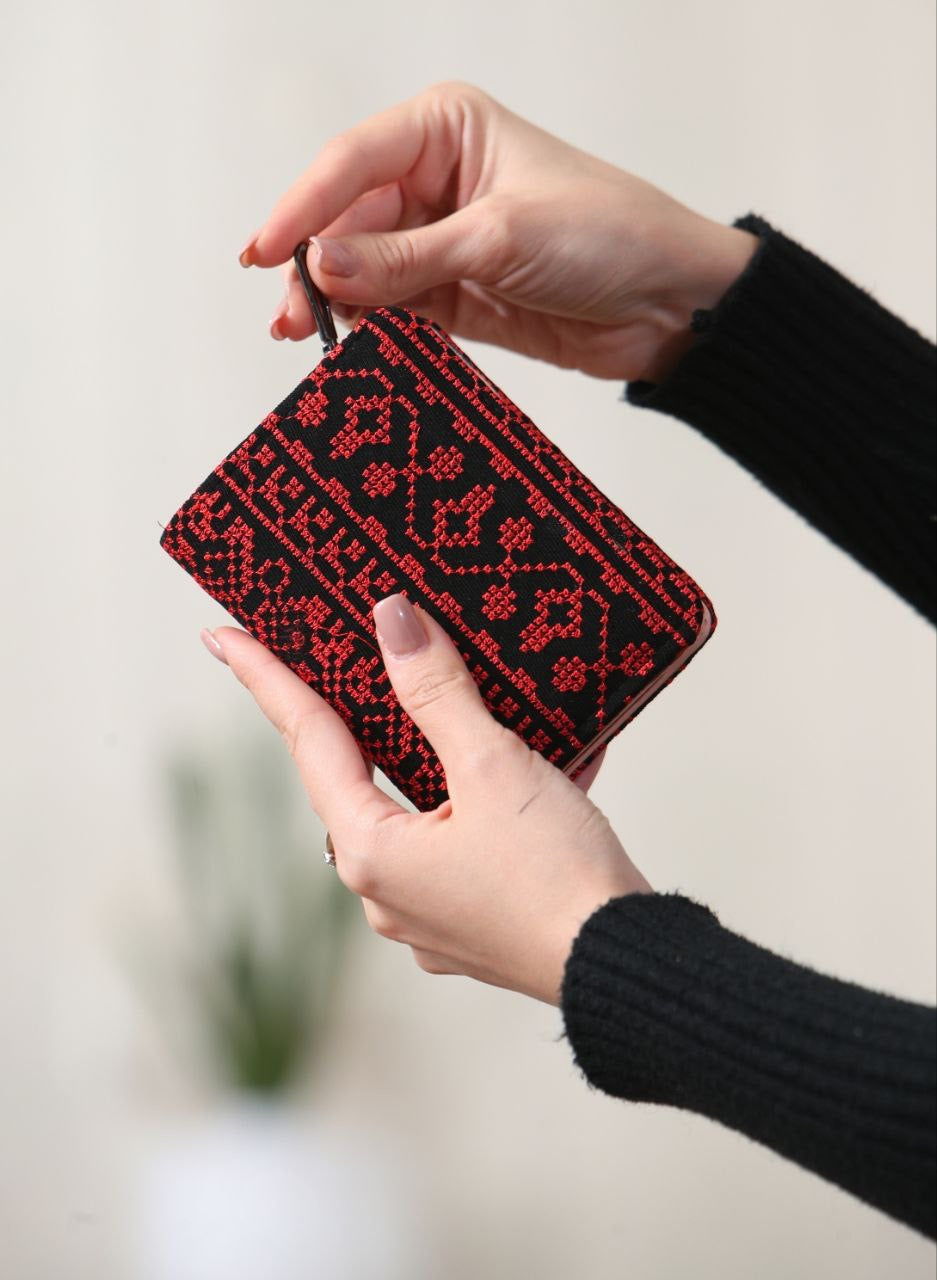 Sophisticated Embroidered Small Wallet - Stylish & Functional Accessory