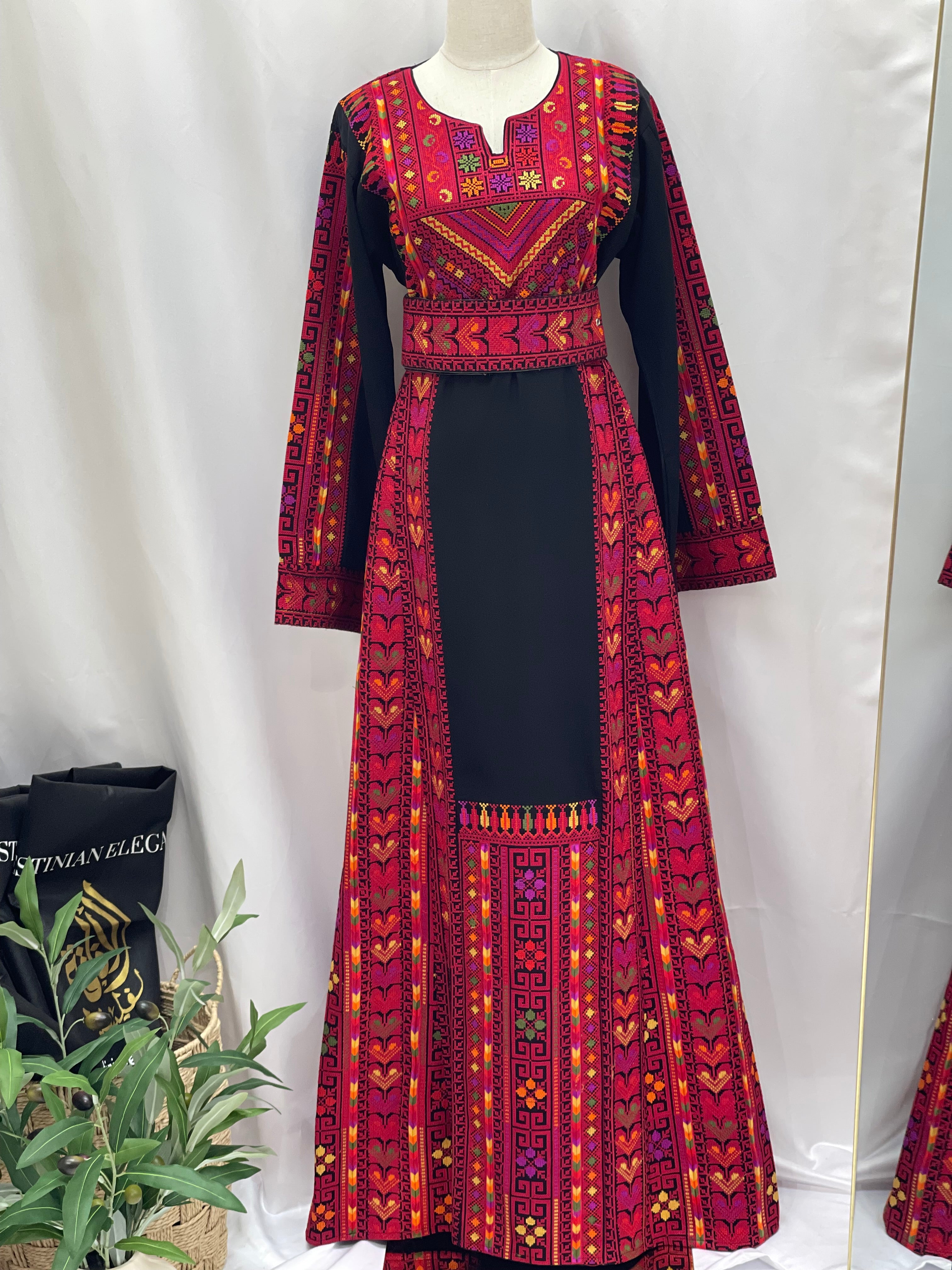 Unique Traditional Embroidered Thoub