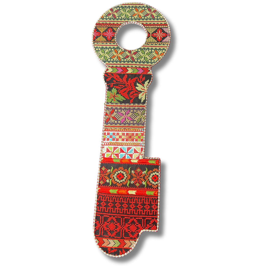 Key-Shaped Tatreez Design Accessory - High-Quality Craftsmanship