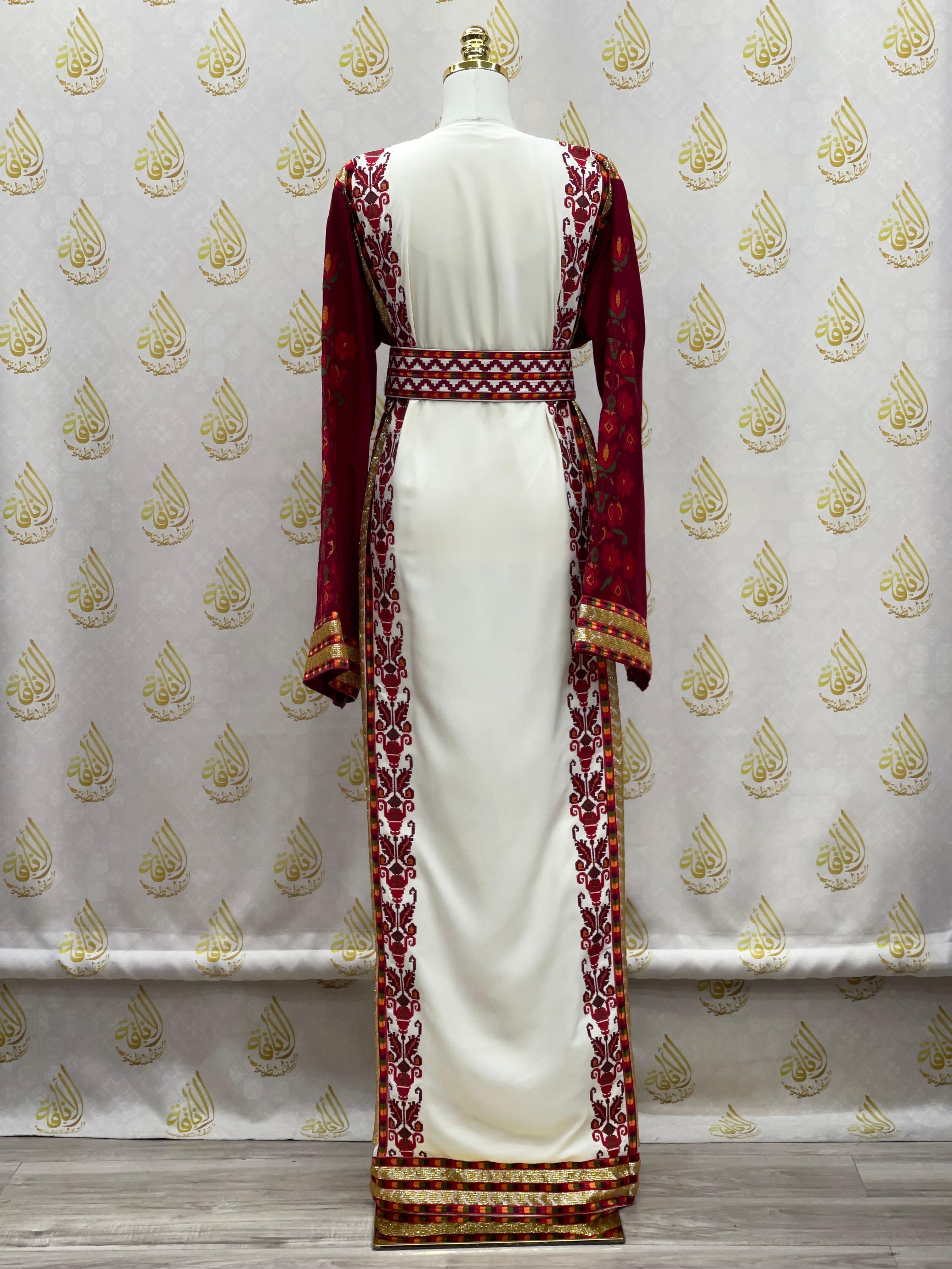 Jori Embroidered Thoub: Elegance and Cultural Heritage