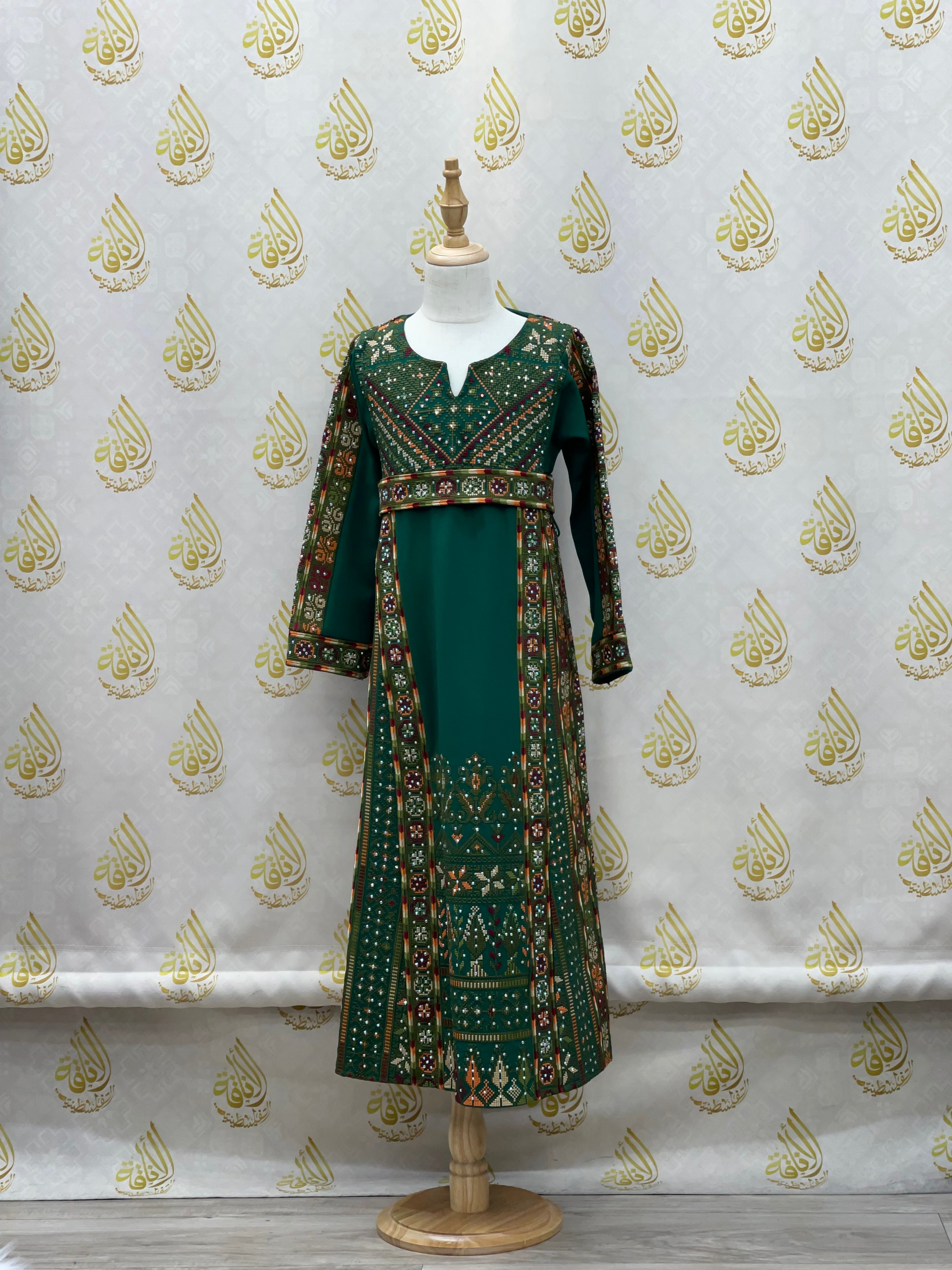 Embroidered Thoub for Girls and Teens: Elegance and Sophistication