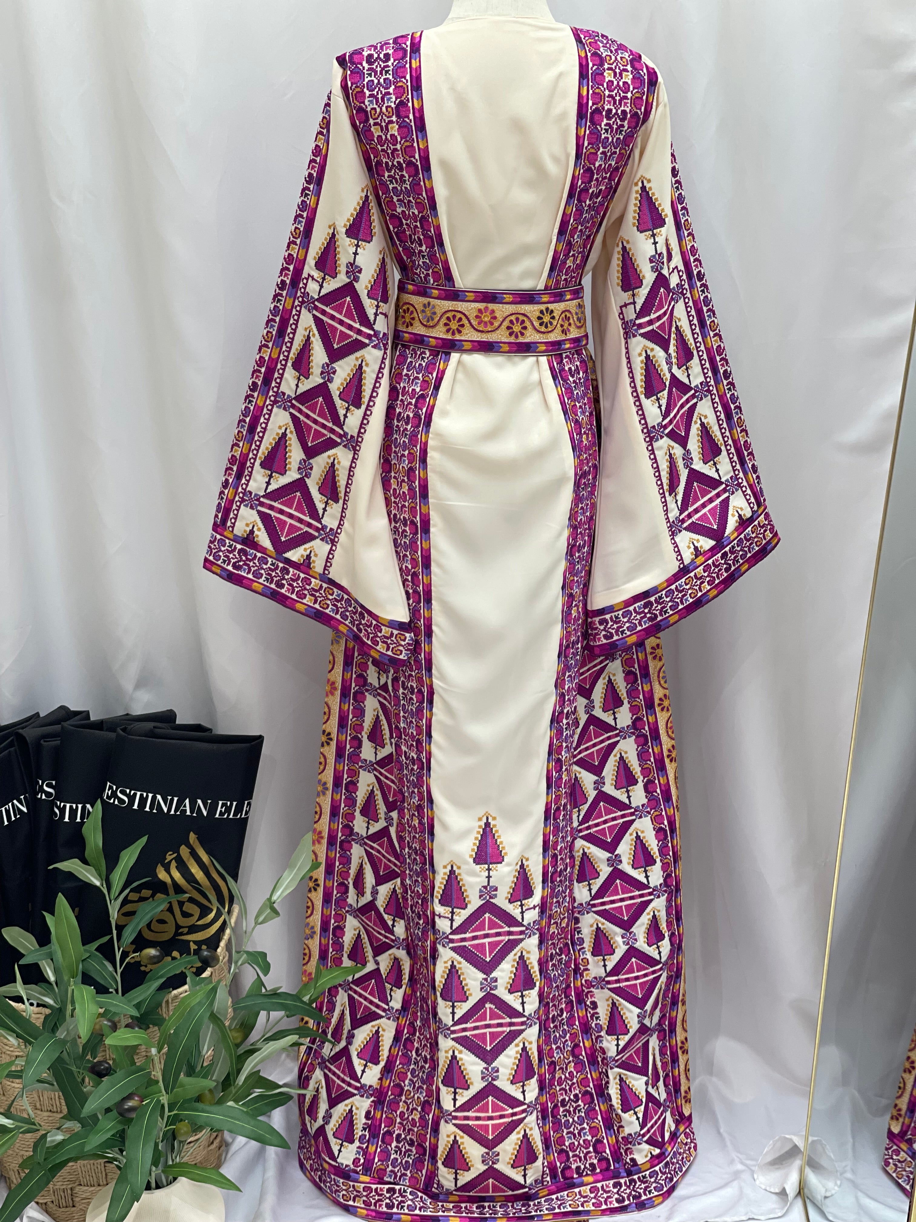 Embroidered Thoub Alsafa: Elegance and Tradition