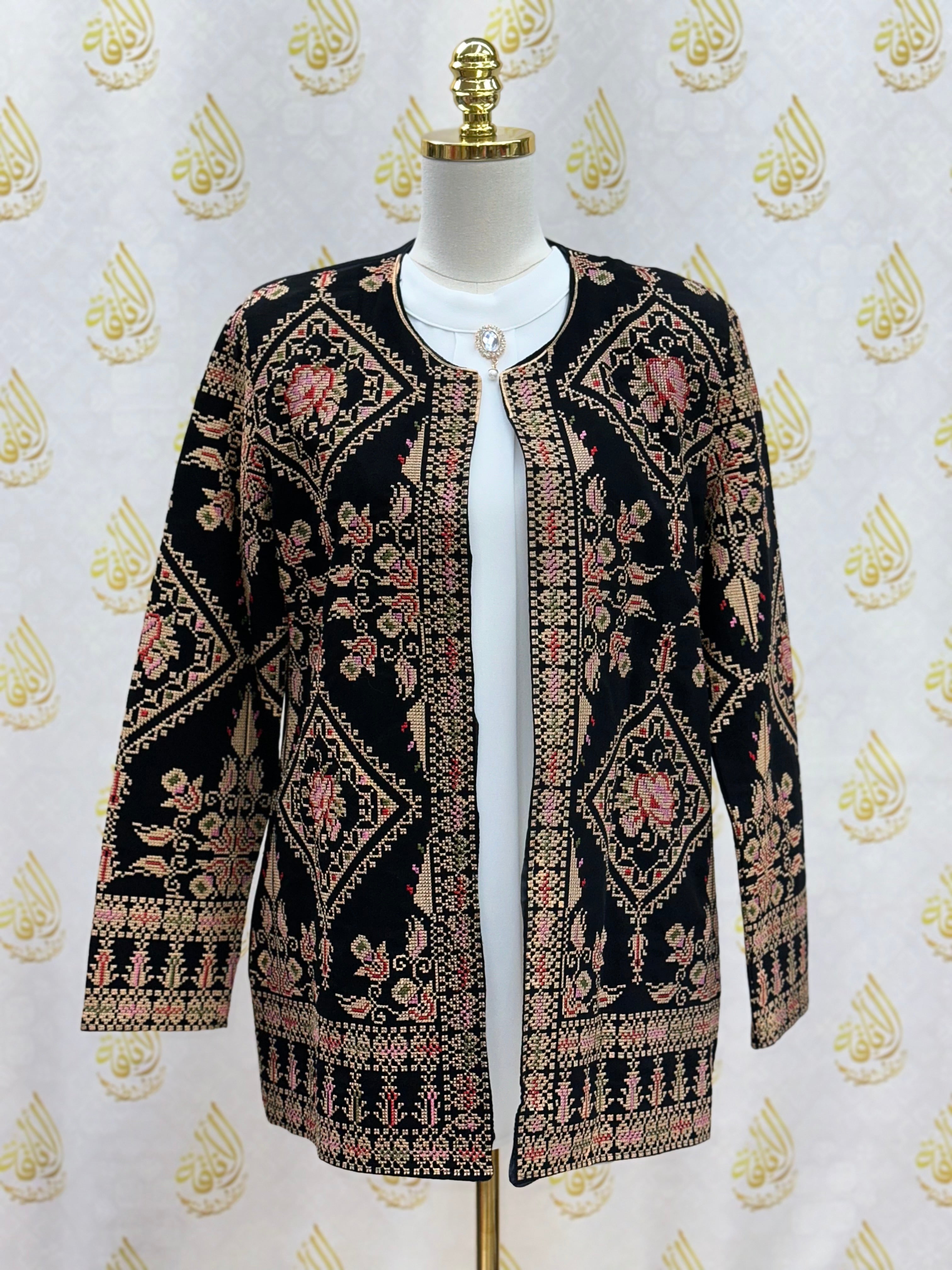 Sabaleh Women Tatreez Jacket: Cultural Heritage and Elegant Craftsmanship