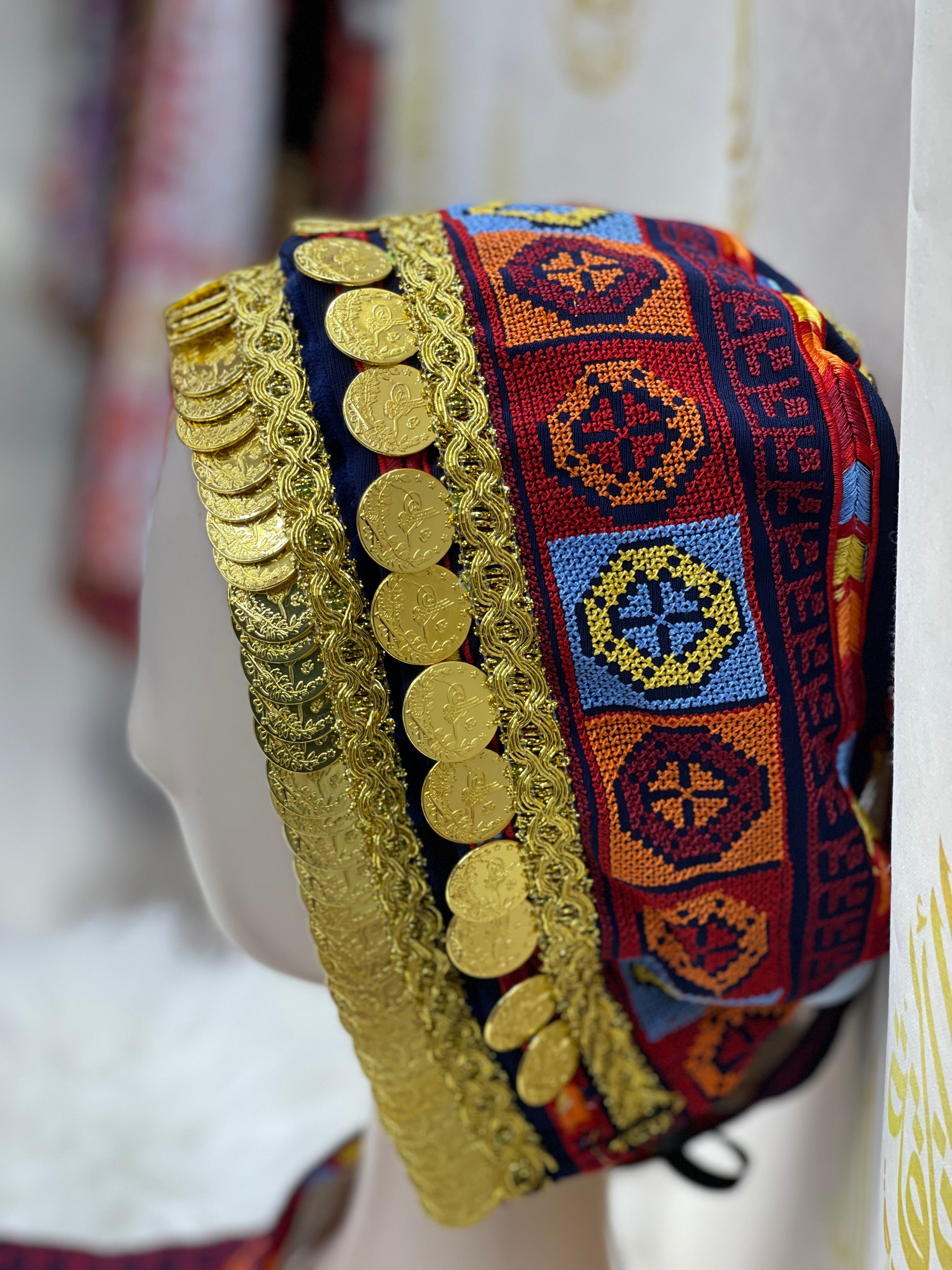 Luxurious Elegance: Awka Gold Liras Collection Palestinian Elegance