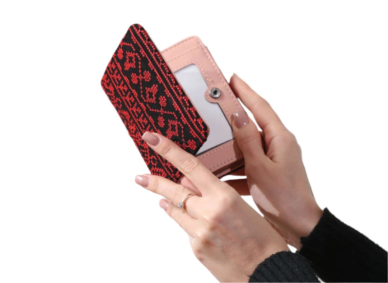 Sophisticated Embroidered Small Wallet - Stylish & Functional Accessory