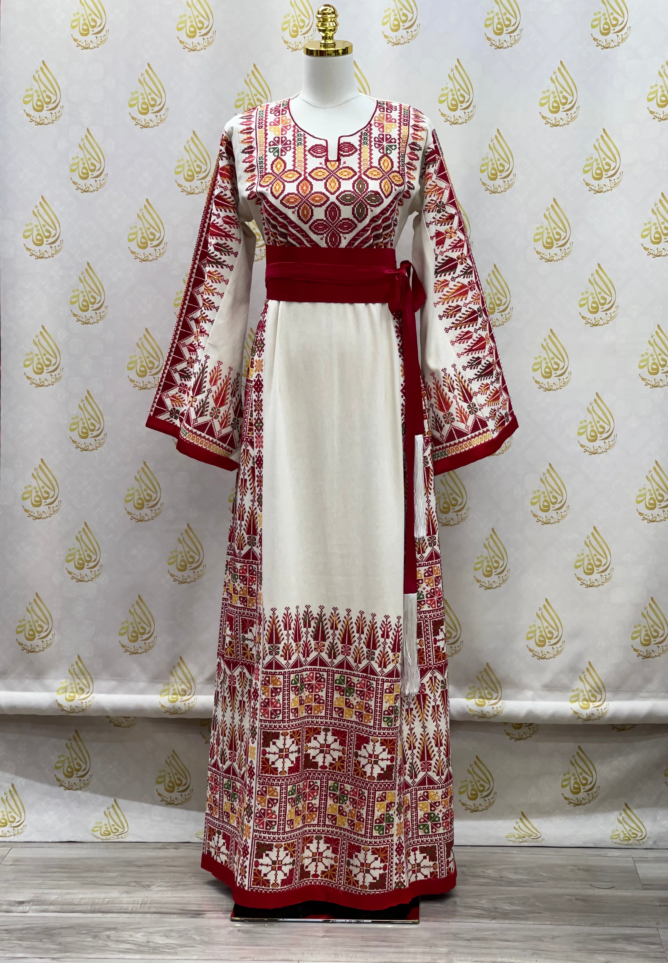 Embroidered Etamin Thoub