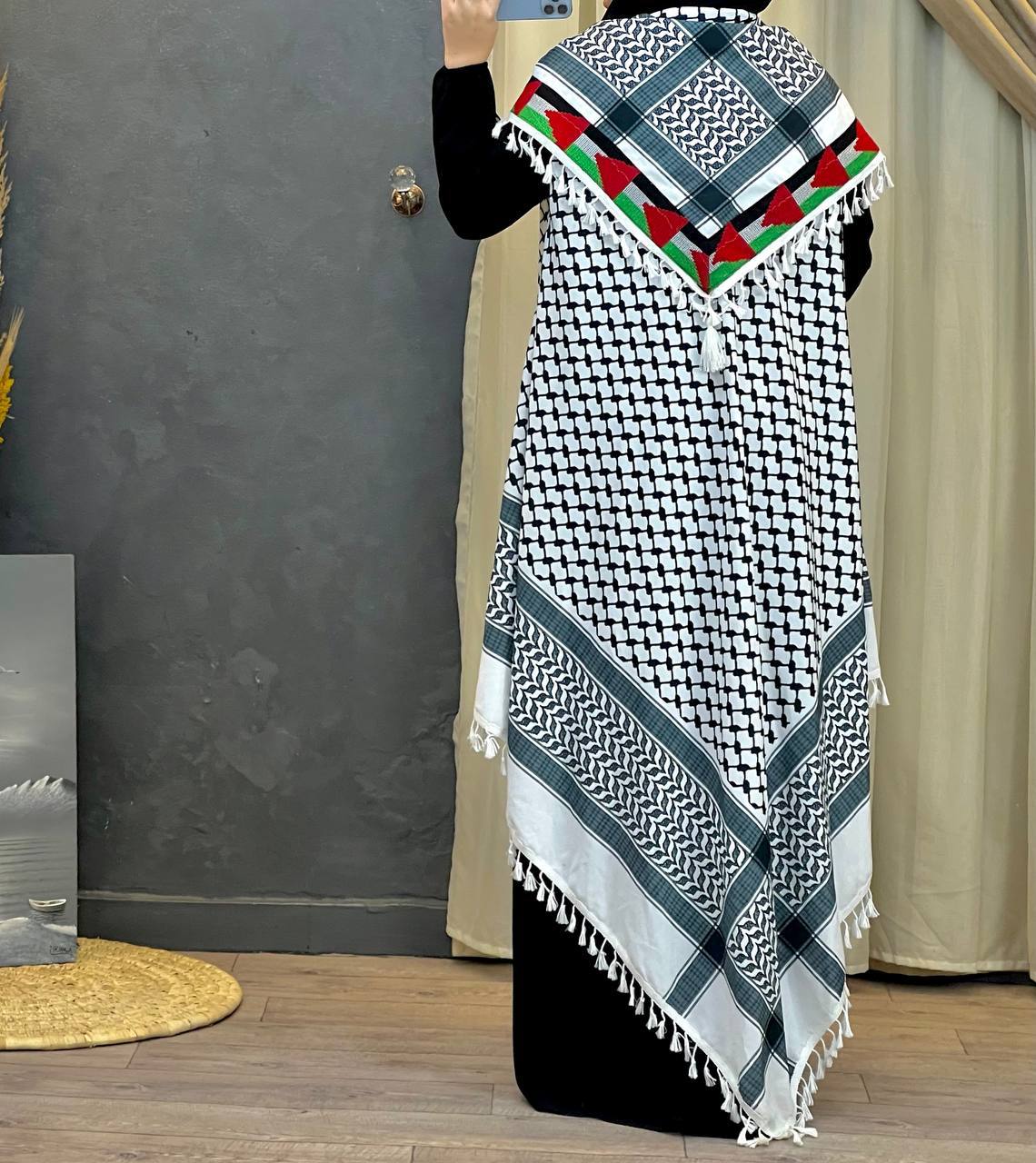 Kuffiyeh with Embroidered Falsteen Flag: Pride, Heritage, and Unique Style