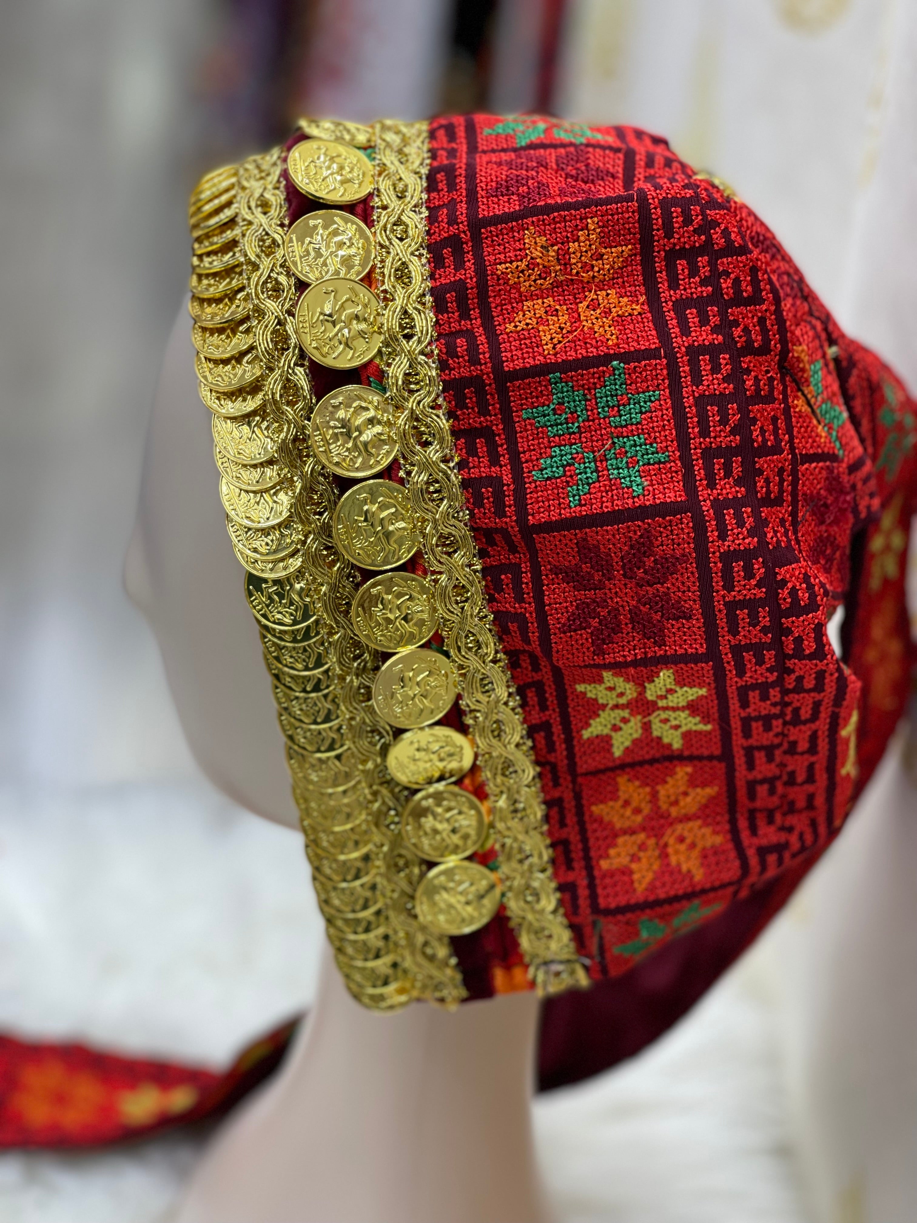 Luxurious Elegance: Awka Gold Liras Collection Palestinian Elegance