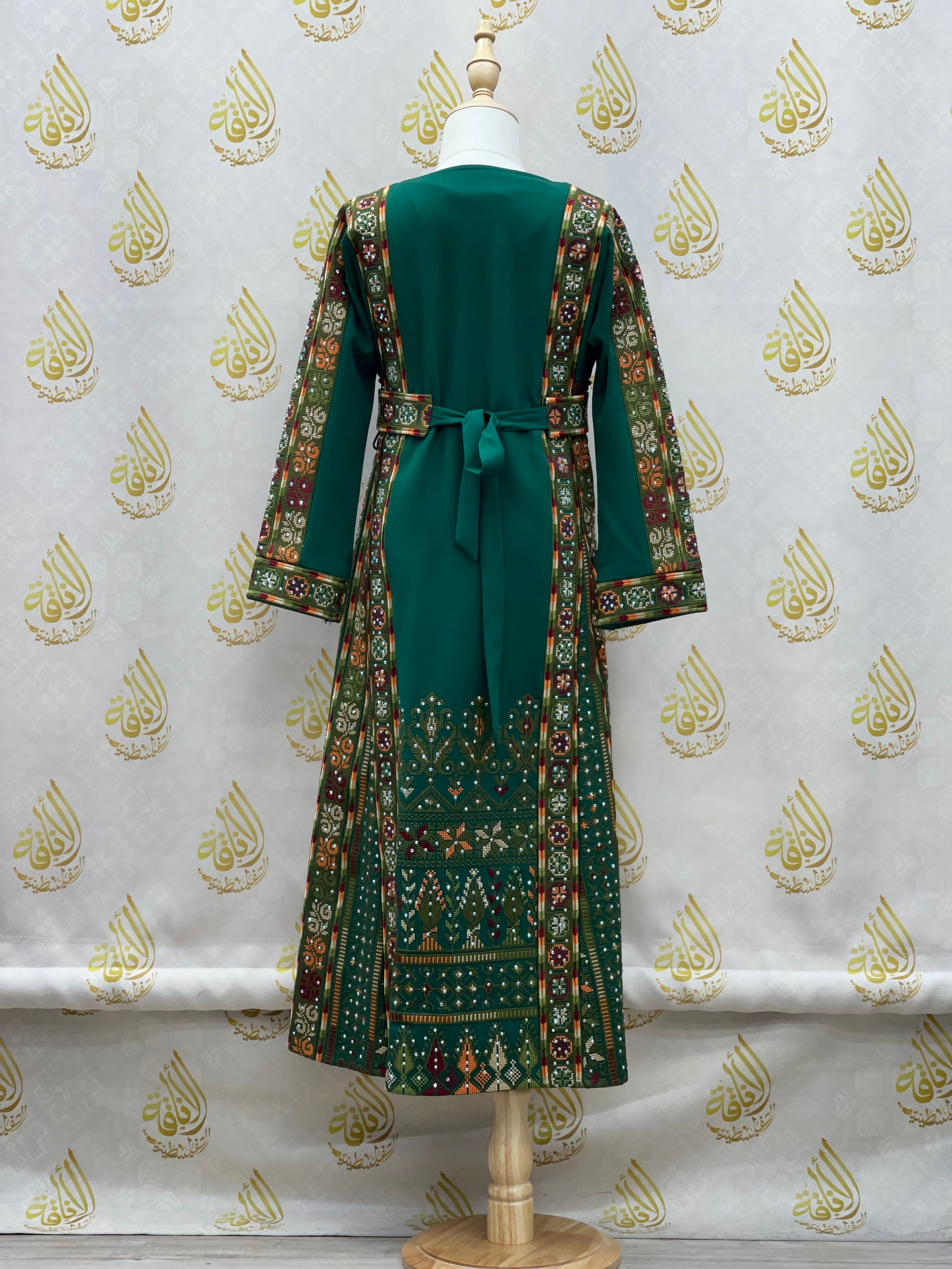 Embroidered Thoub for Girls and Teens: Elegance and Sophistication