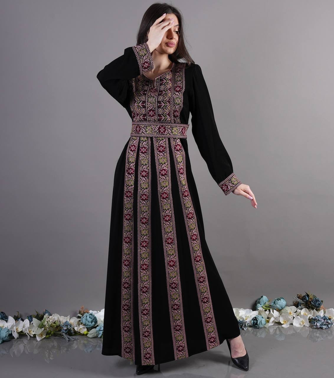 Abaya 4 Veins Tatreez: Cultural Sophistication and Timeless Elegance