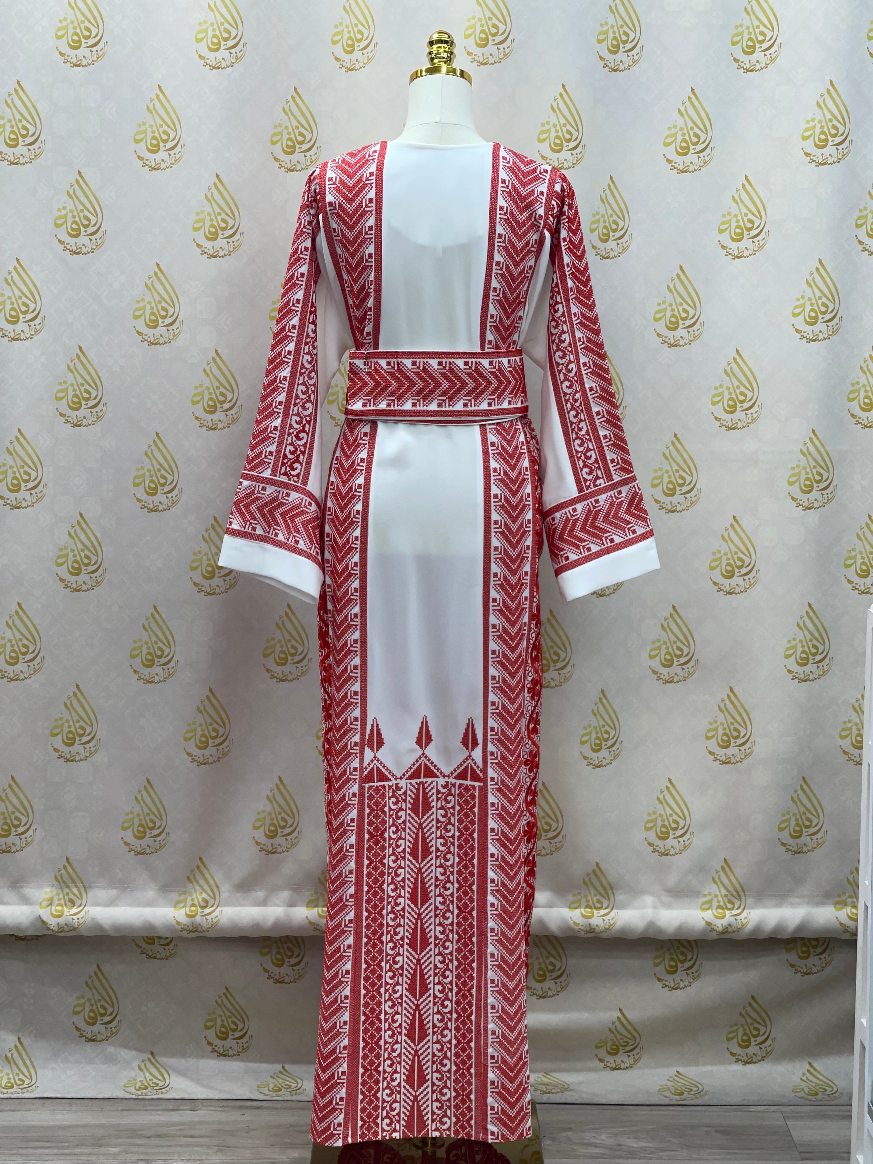 Unique Embroidered Thoub: Elegance & Cultural Heritage