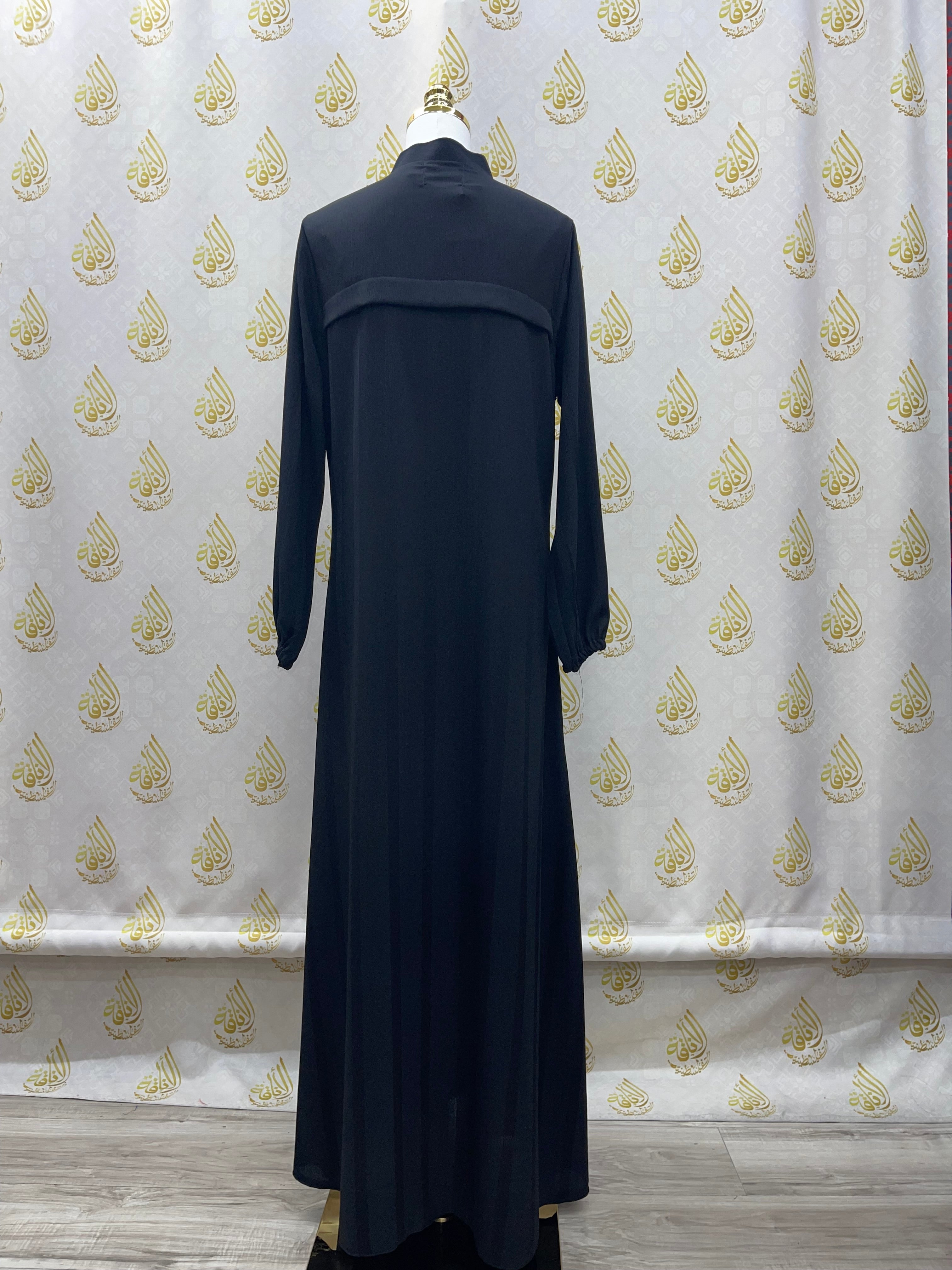 Classic Abaya: Timeless Elegance and Effortless Sophistication