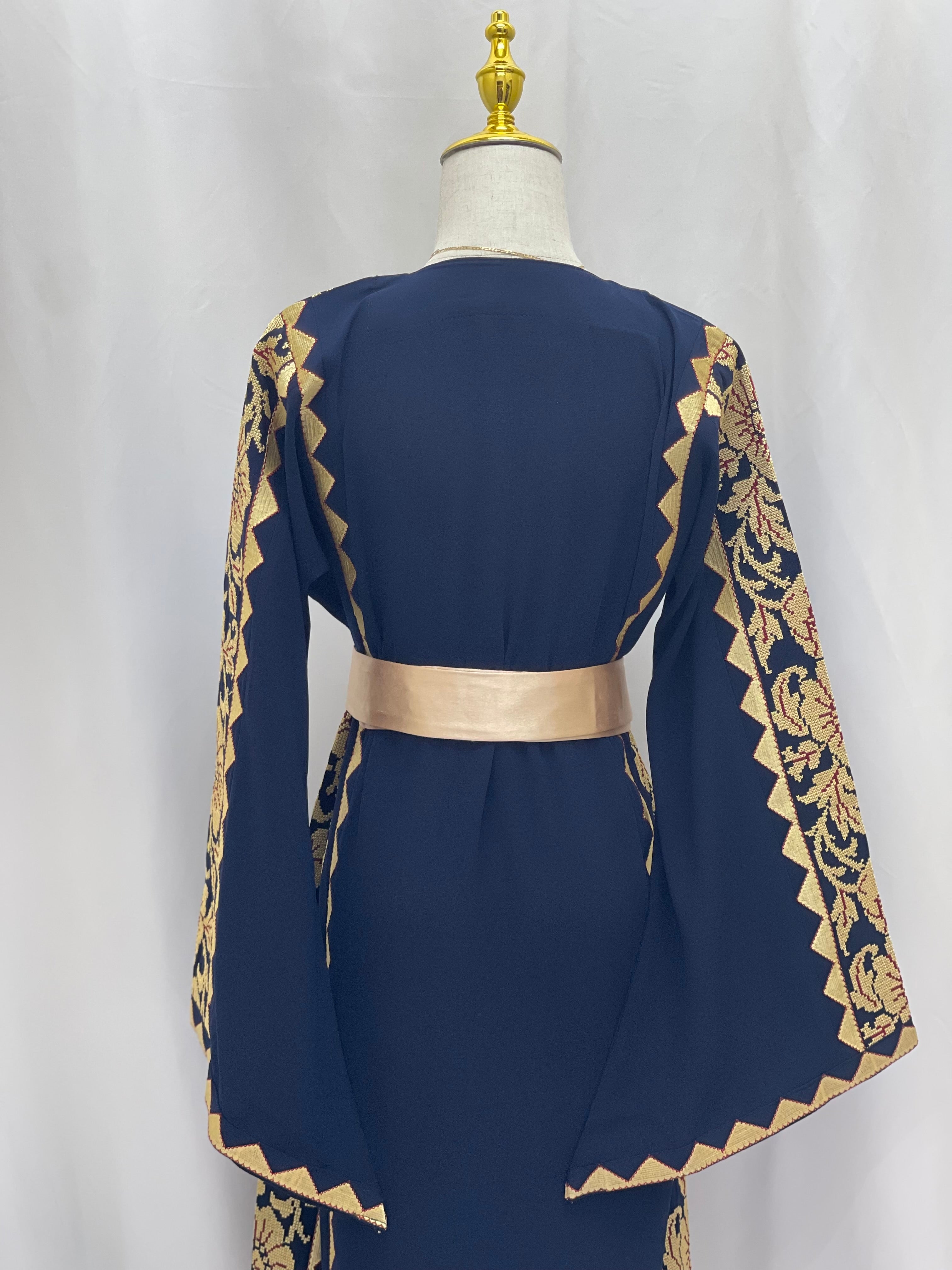 Stylish Embroidered Thoub with Dual-Style Belt: Elegance and Versatility