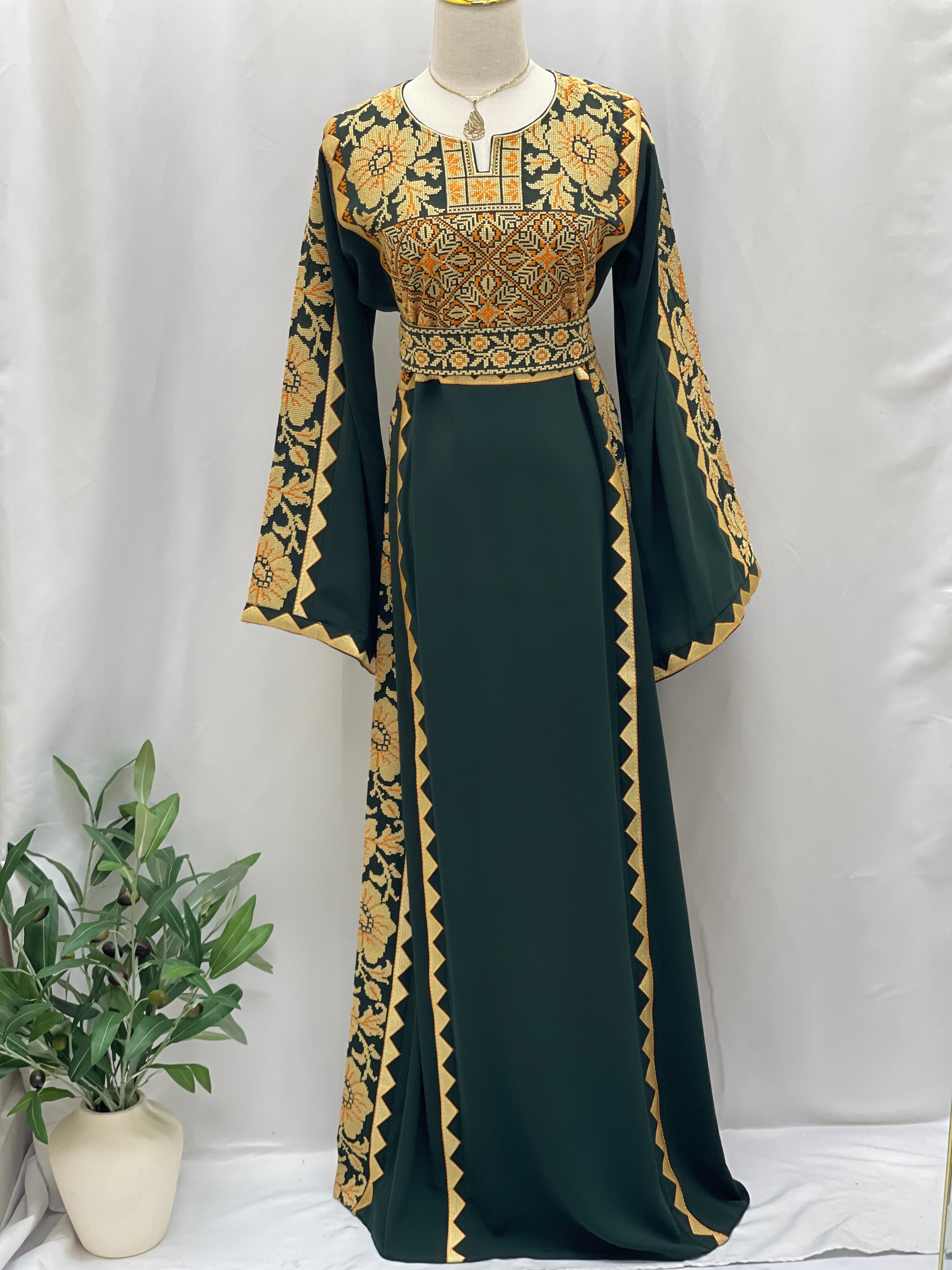 Stylish Embroidered Thoub with Dual-Style Belt: Elegance and Versatility